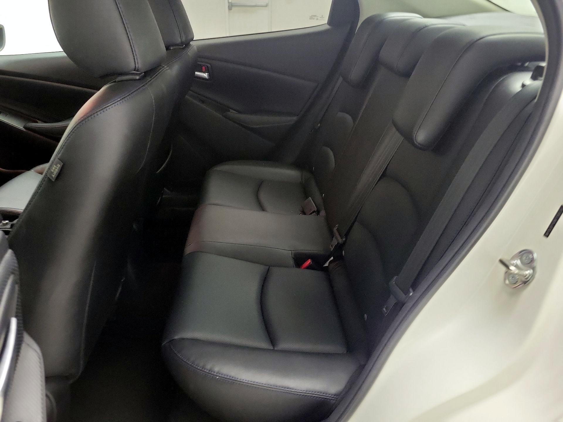 Thumbnail: 2019 Toyota Yaris - 19