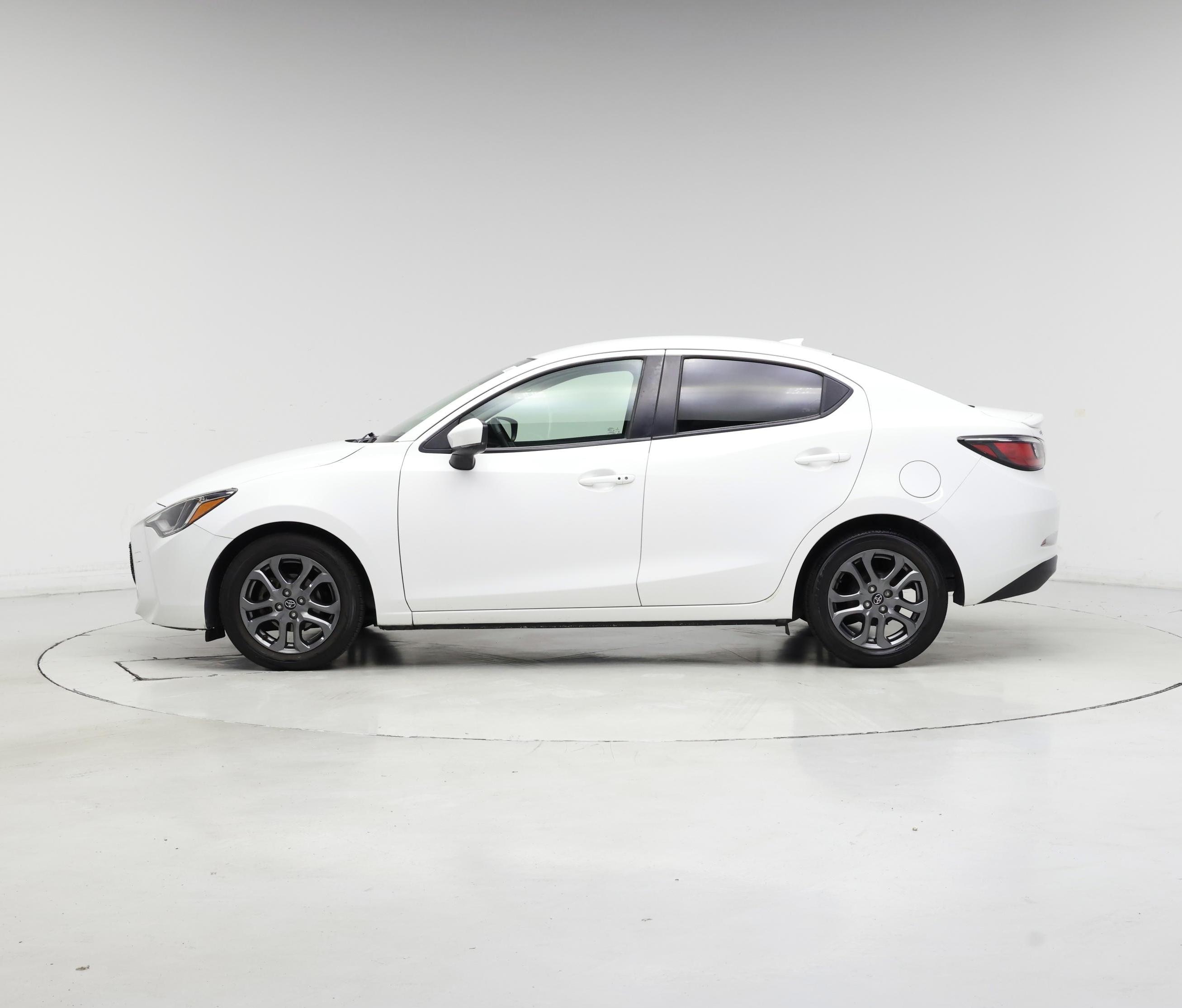 Thumbnail: 2019 Toyota Yaris - 3