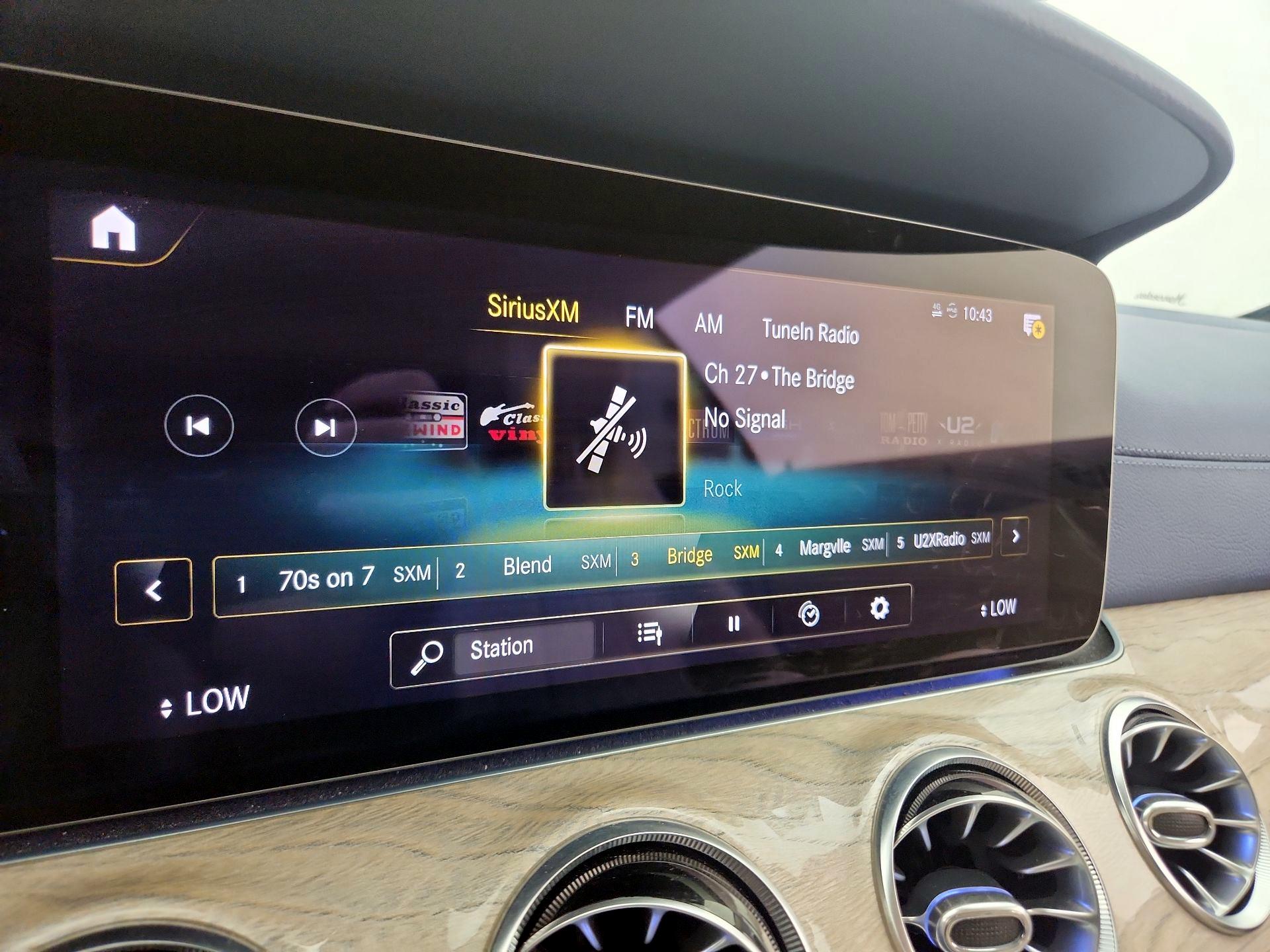 Thumbnail: 2022 Mercedes-Benz E-Class - 15