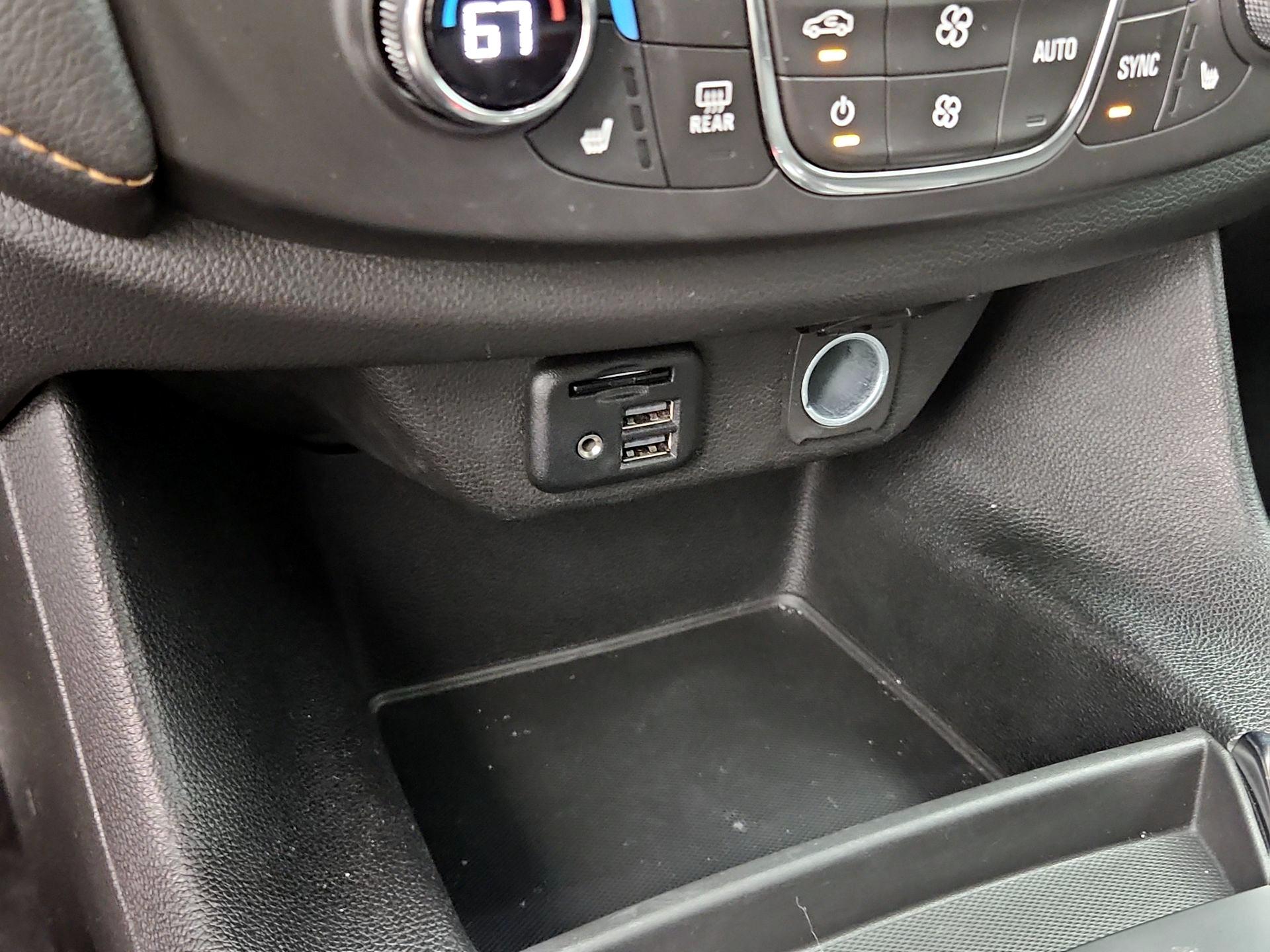 Thumbnail: 2021 Chevrolet Traverse - 19