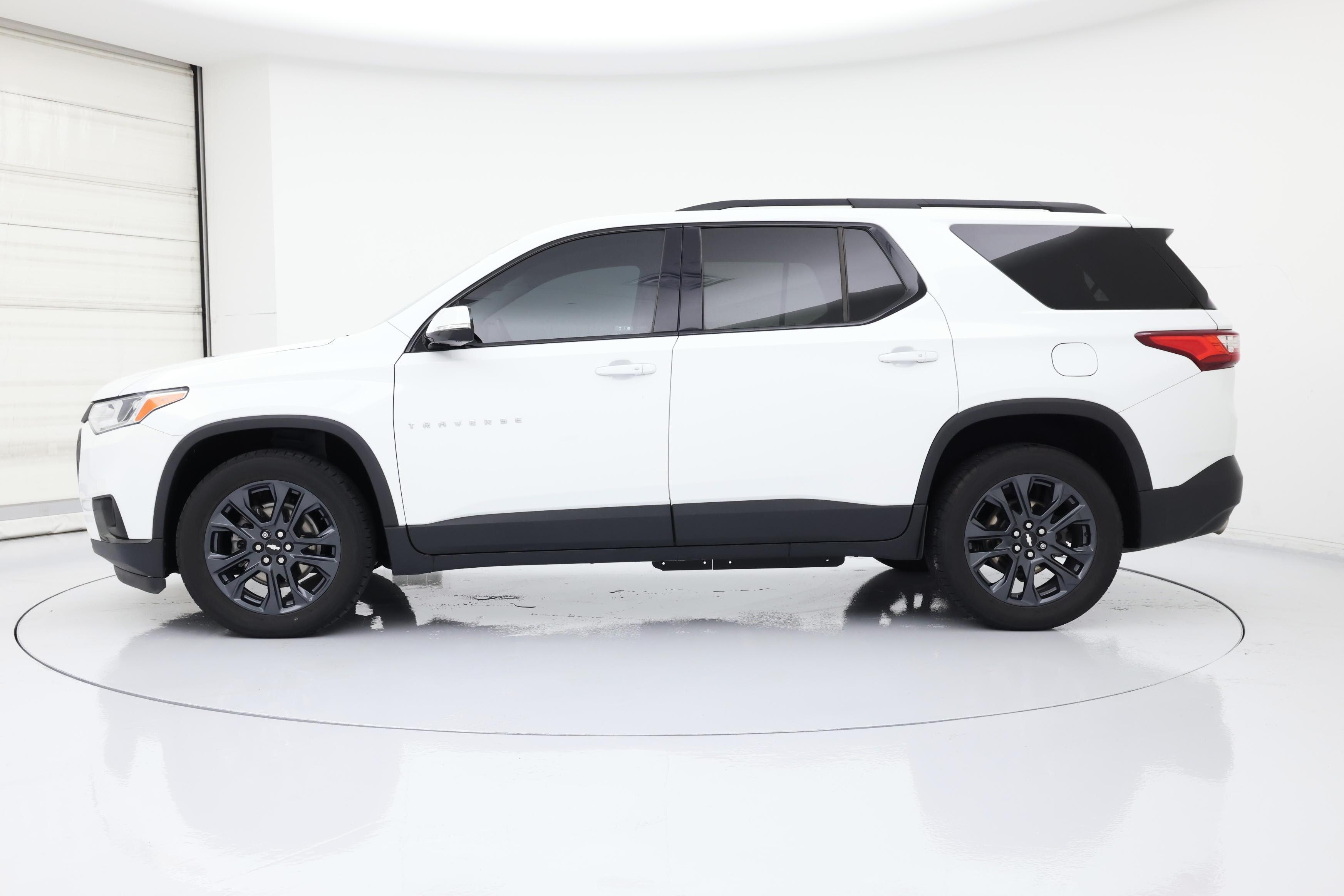 Thumbnail: 2021 Chevrolet Traverse - 3