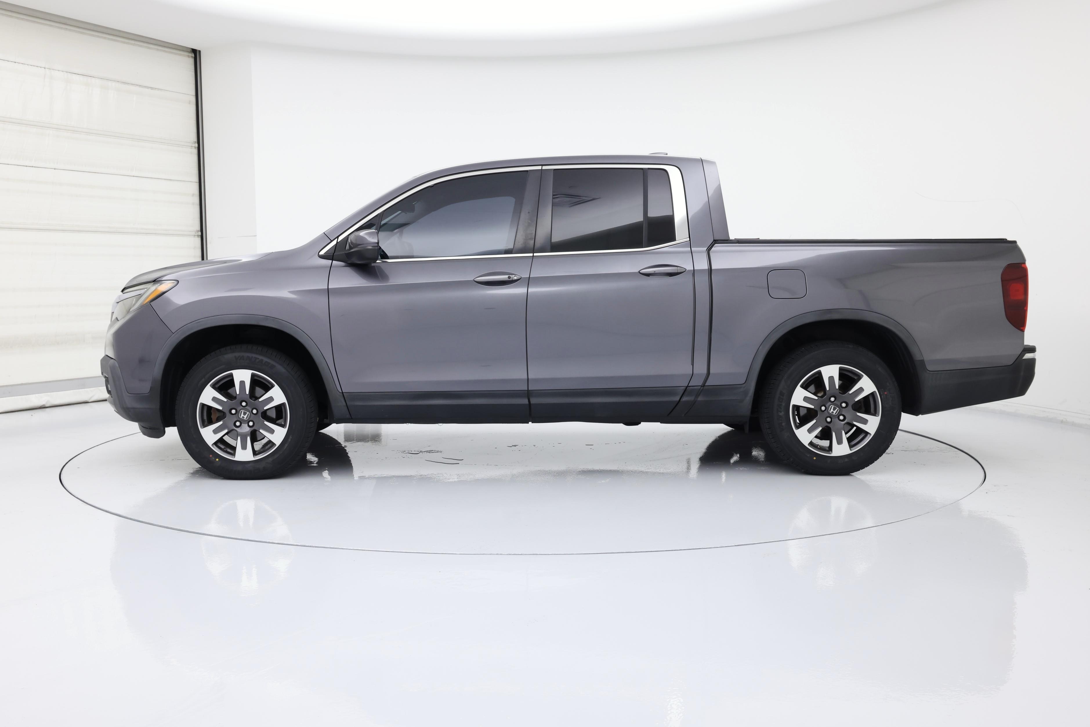 Thumbnail: 2017 Honda Ridgeline - 3