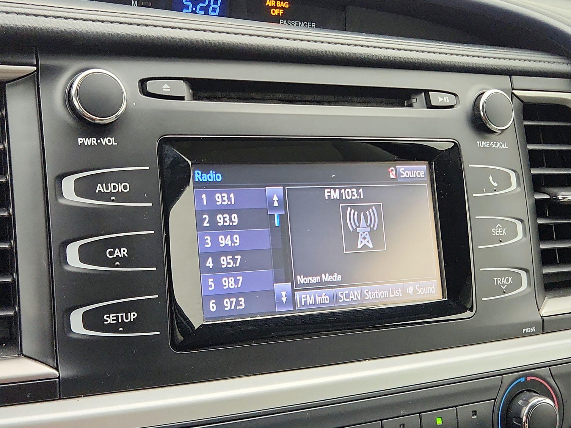 Thumbnail: 2016 Toyota Highlander - 15