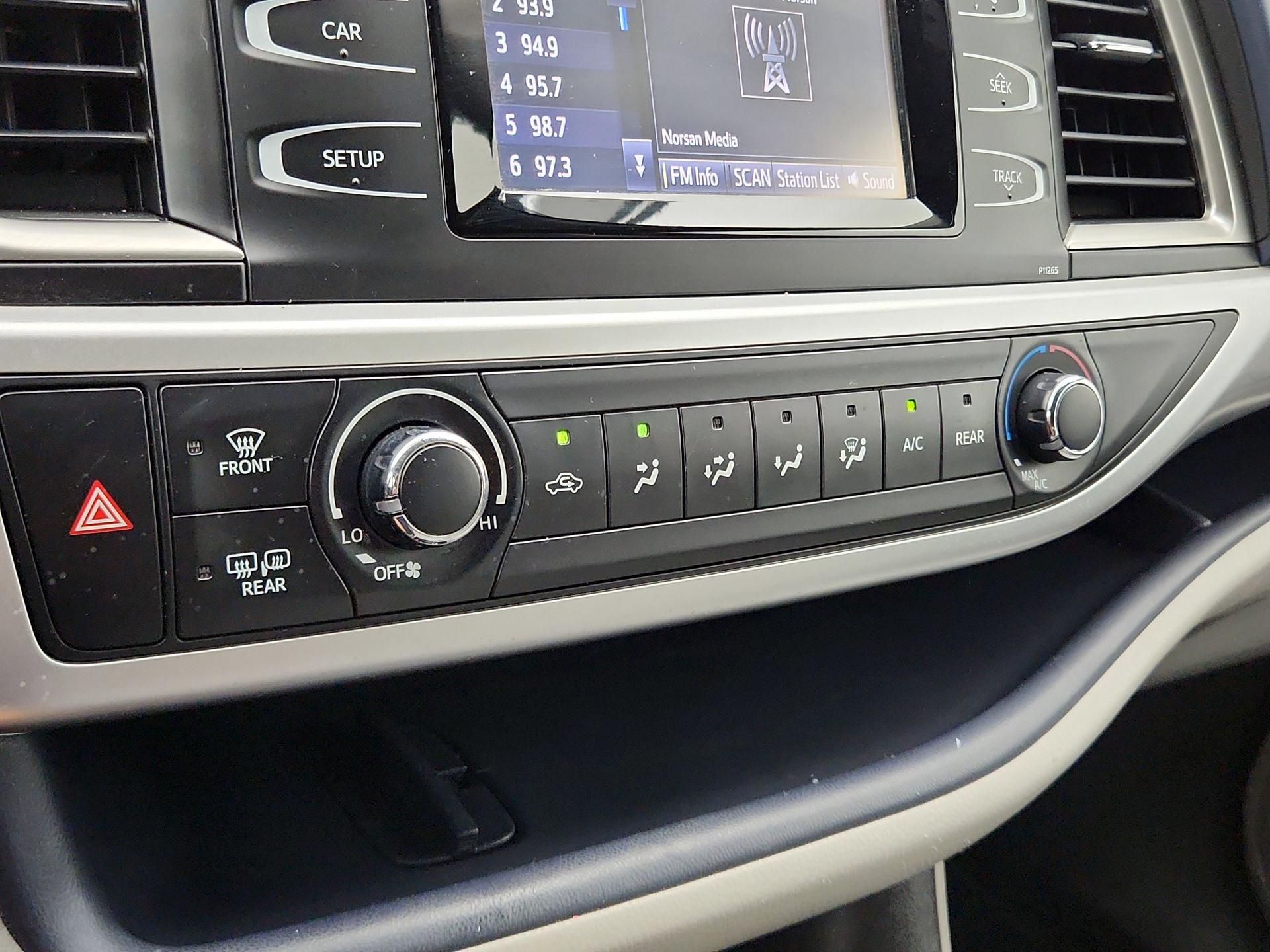 Thumbnail: 2016 Toyota Highlander - 16