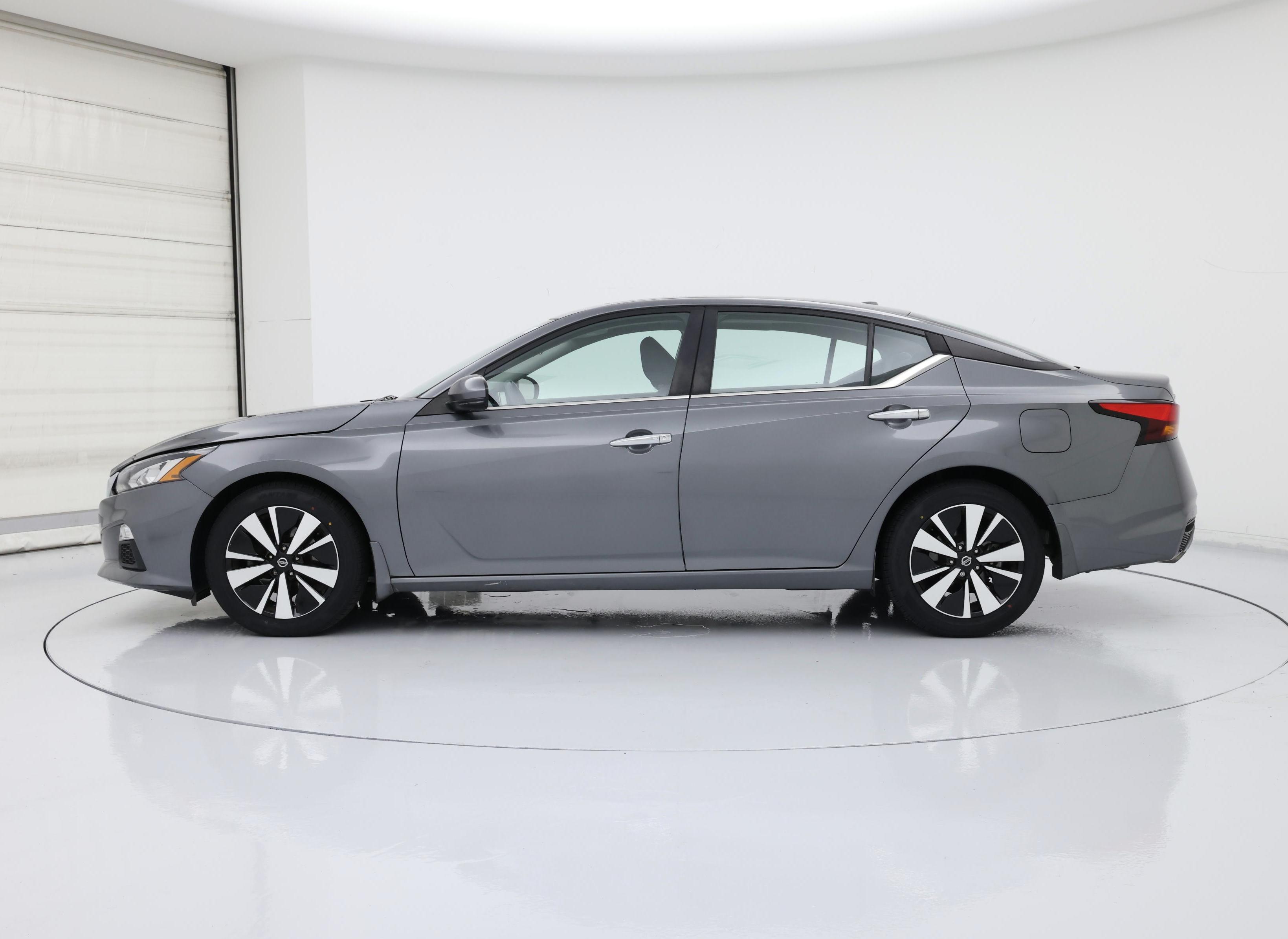 Thumbnail: 2021 Nissan Altima - 3
