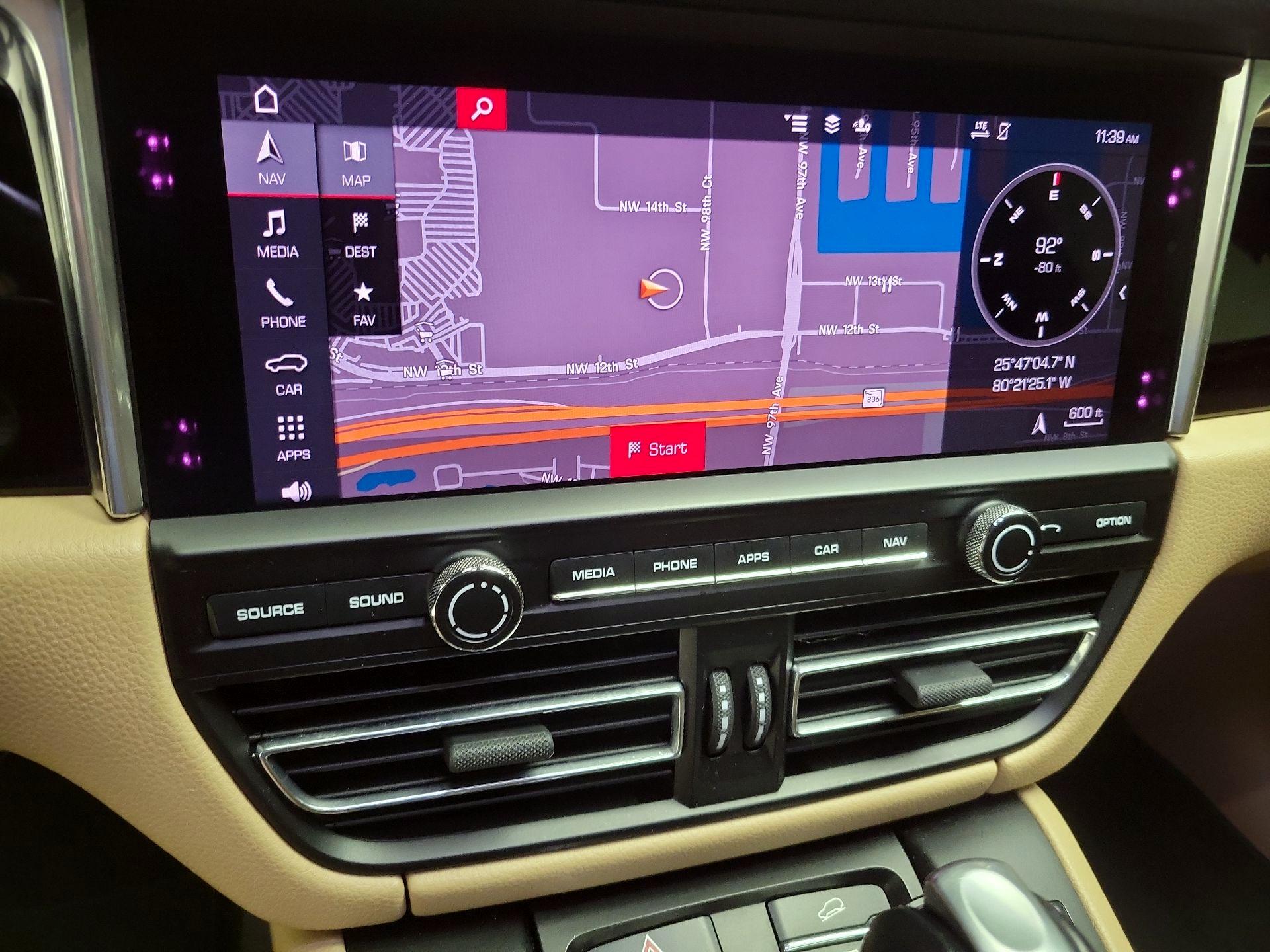 Thumbnail: 2021 Porsche Macan - 14