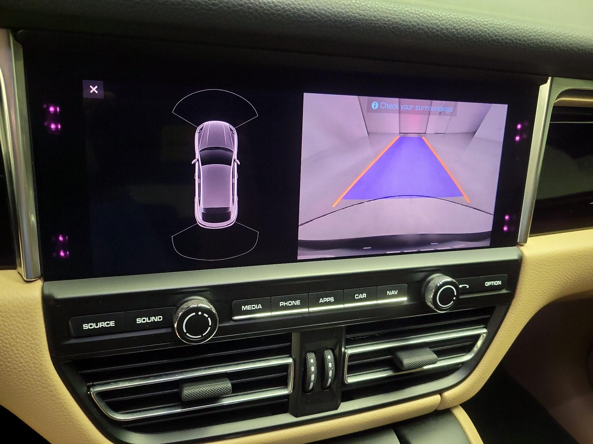Thumbnail: 2021 Porsche Macan - 15