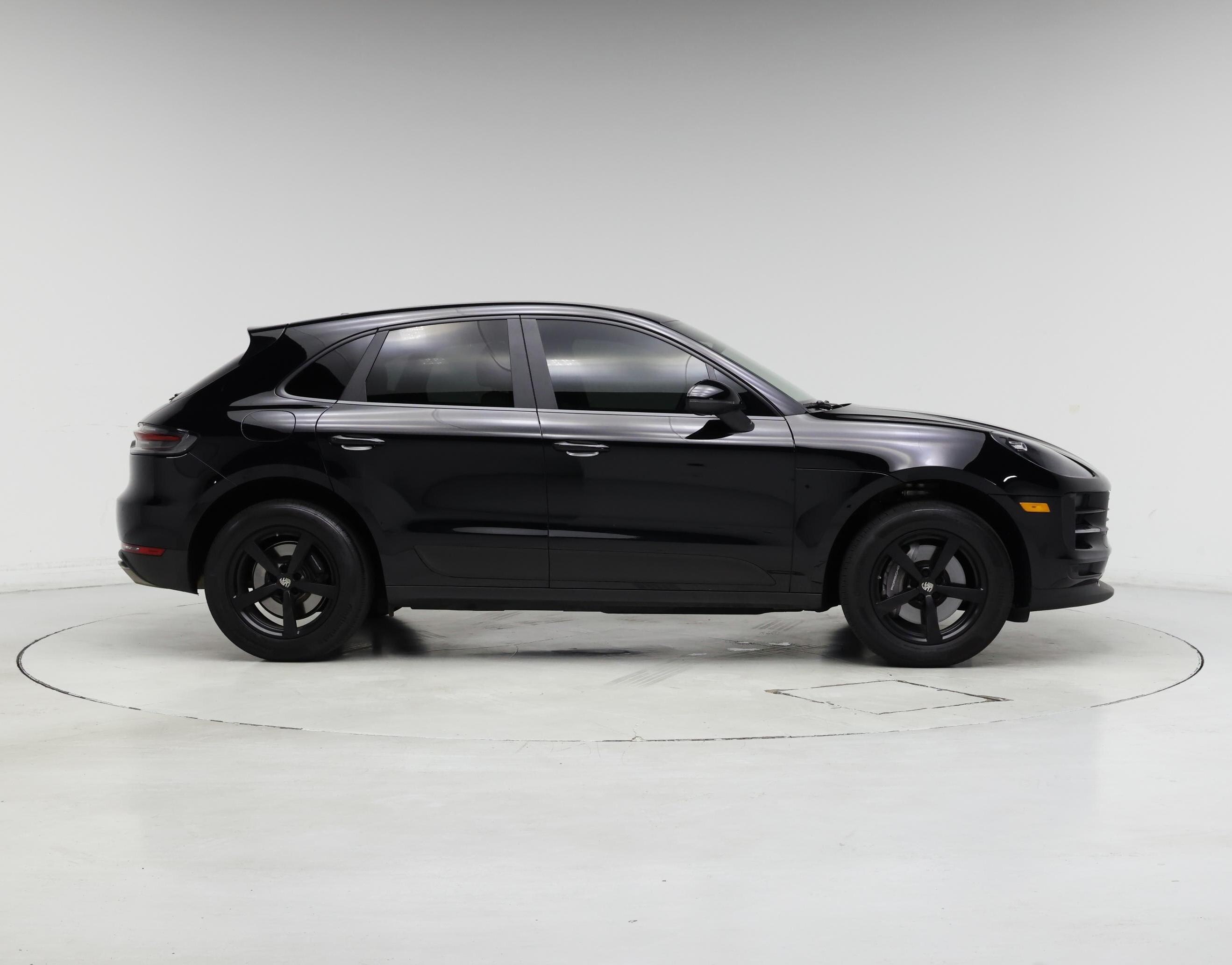 Thumbnail: 2021 Porsche Macan - 7