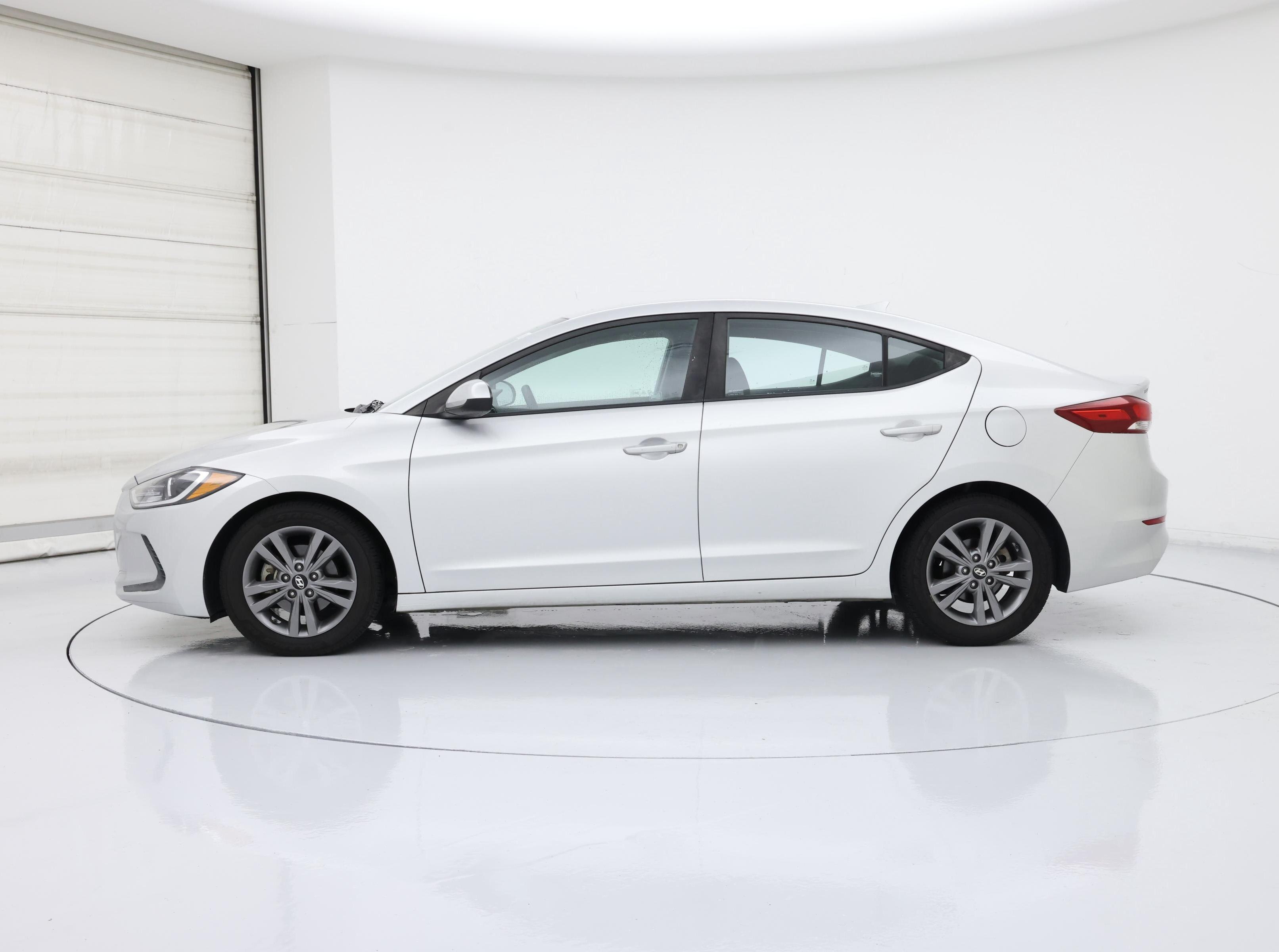 Thumbnail: 2018 Hyundai Elantra - 3