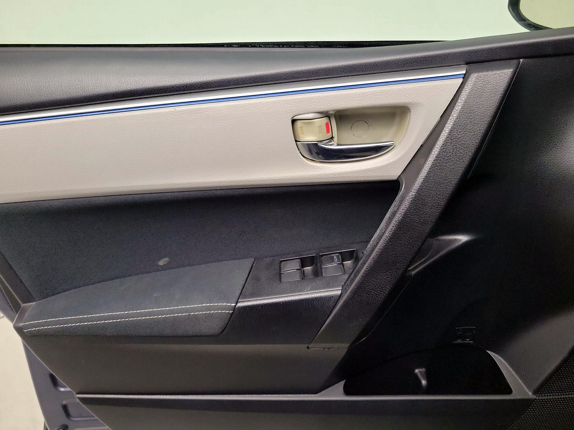 Thumbnail: 2014 Toyota Corolla - 12