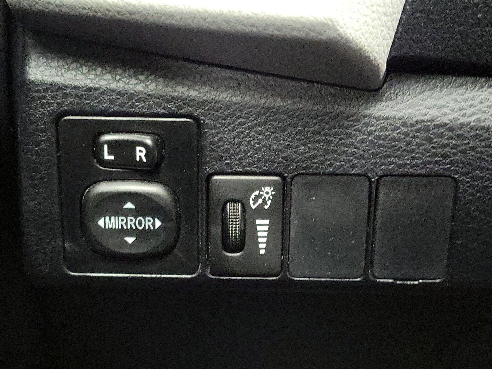 Thumbnail: 2014 Toyota Corolla - 13