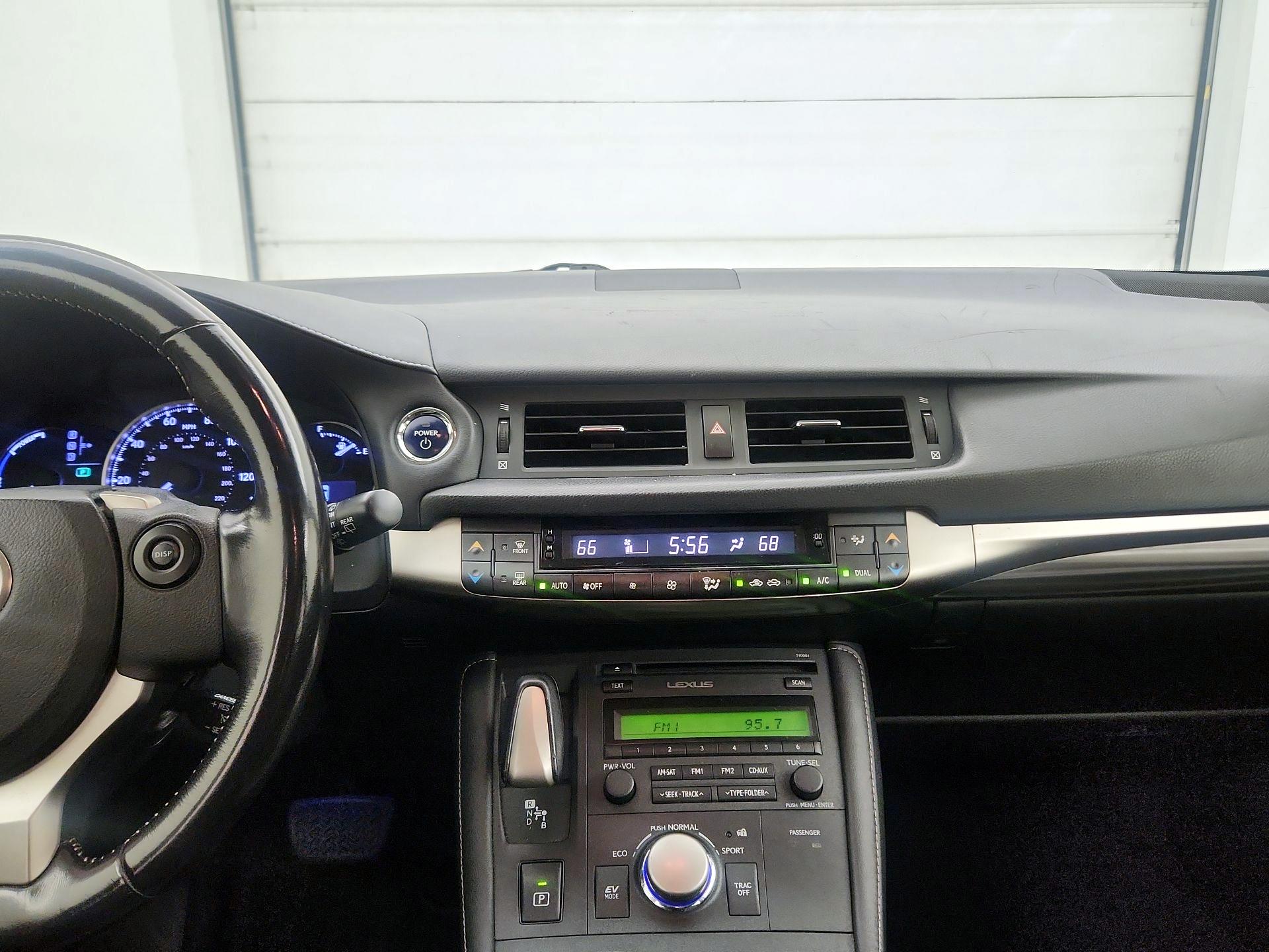 Thumbnail: 2016 Lexus CT - 9