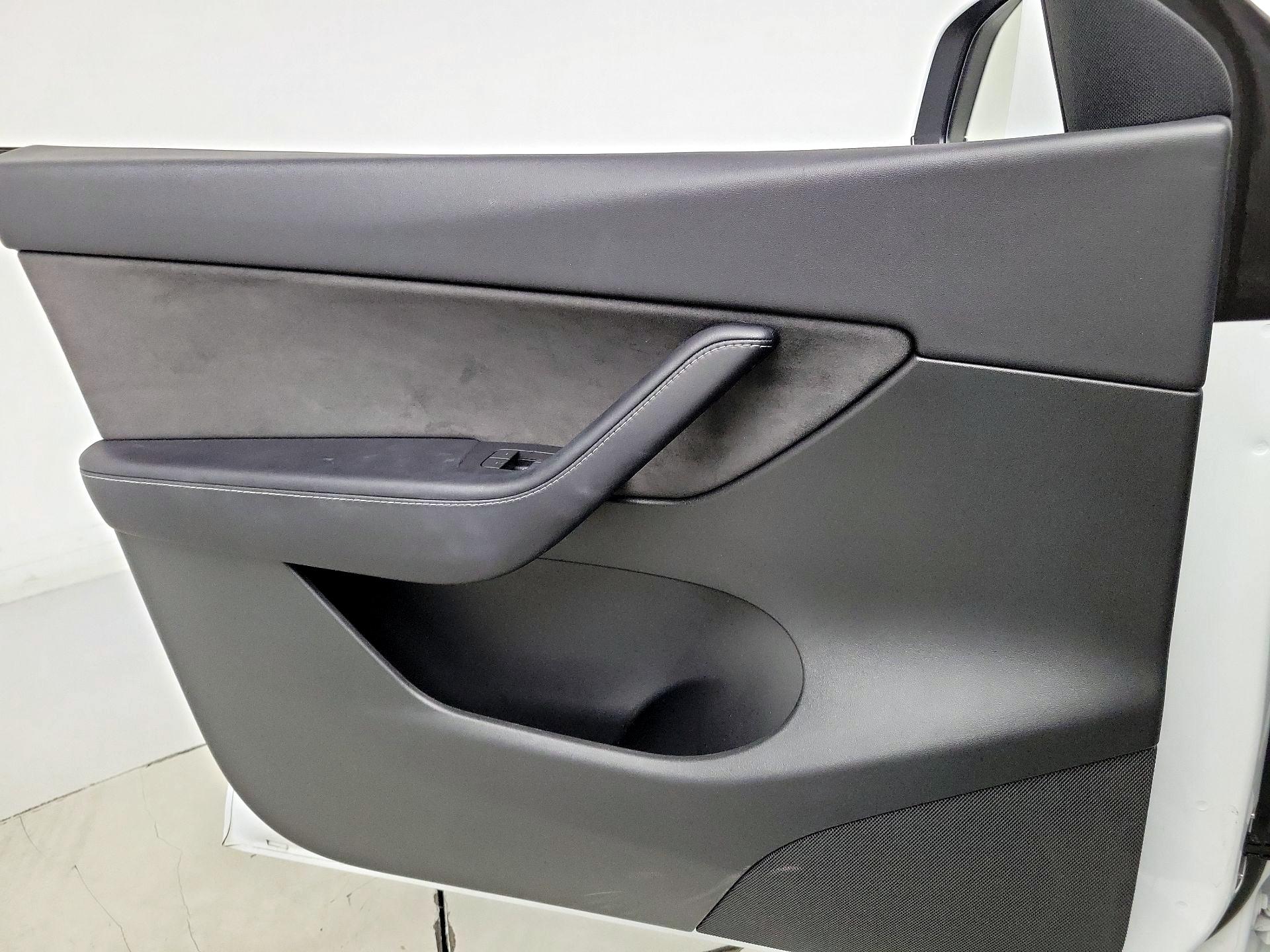 Thumbnail: 2022 Tesla Model Y - 12