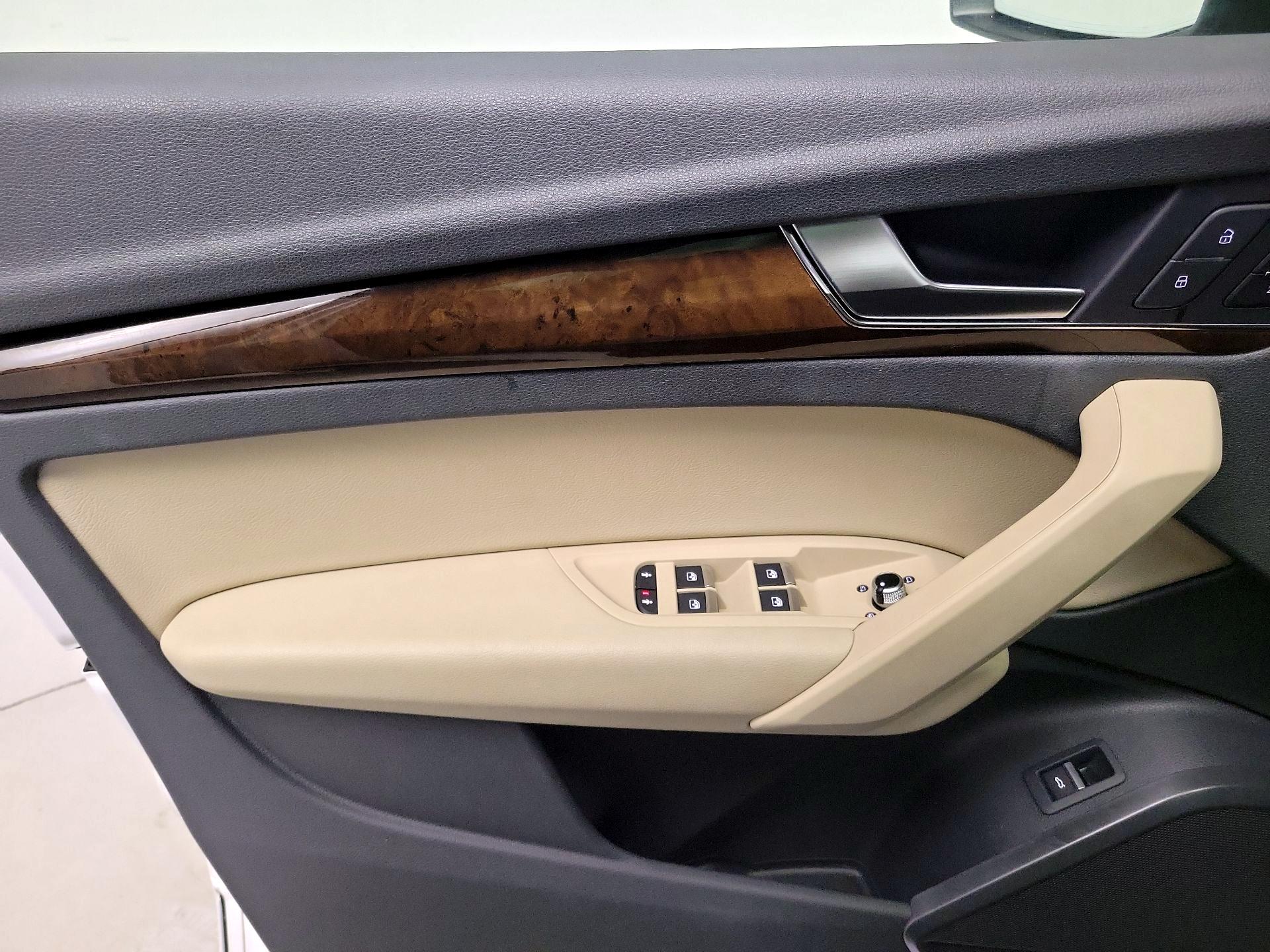 Thumbnail: 2019 Audi Q5 - 12