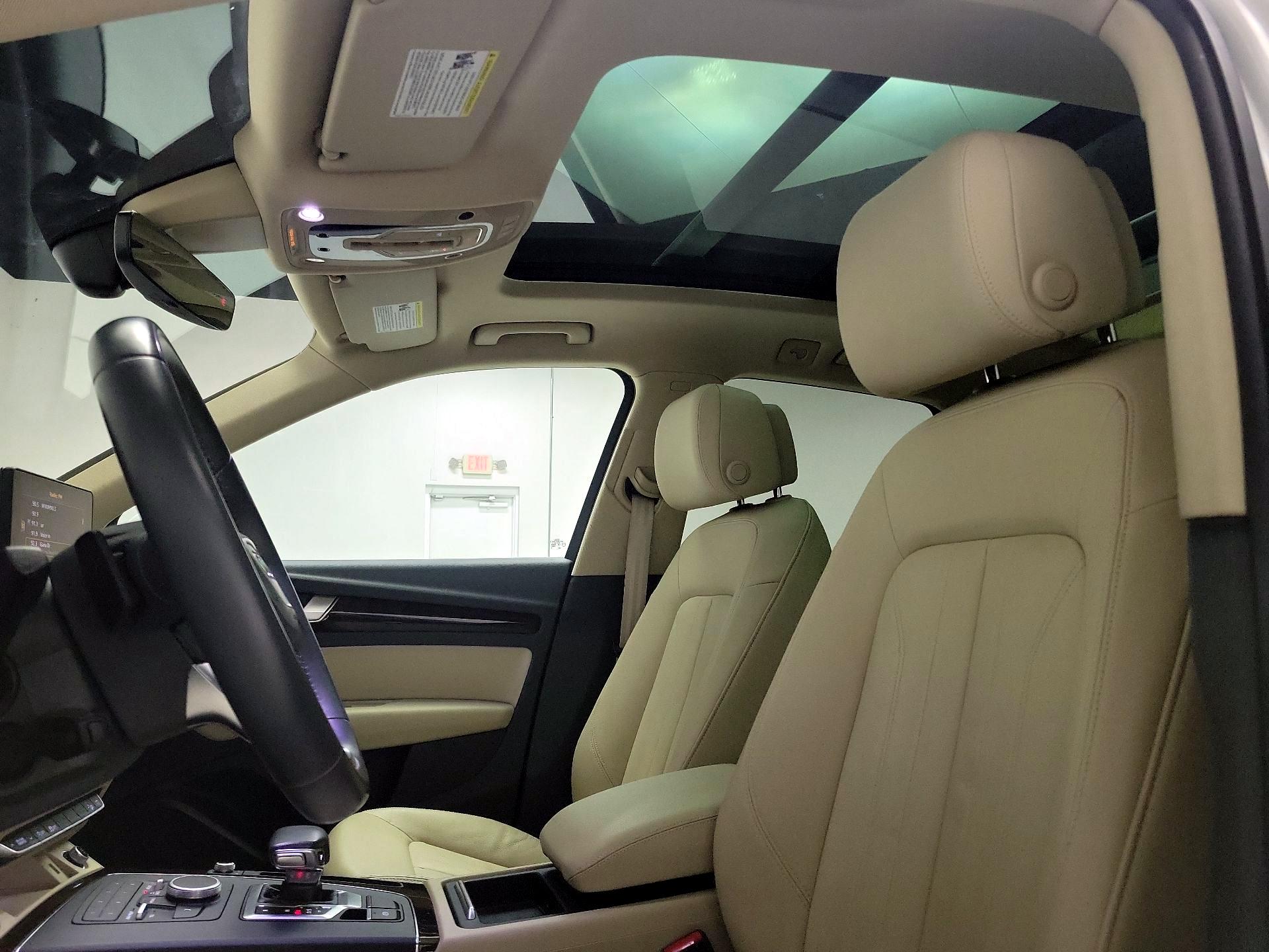 Thumbnail: 2019 Audi Q5 - 19