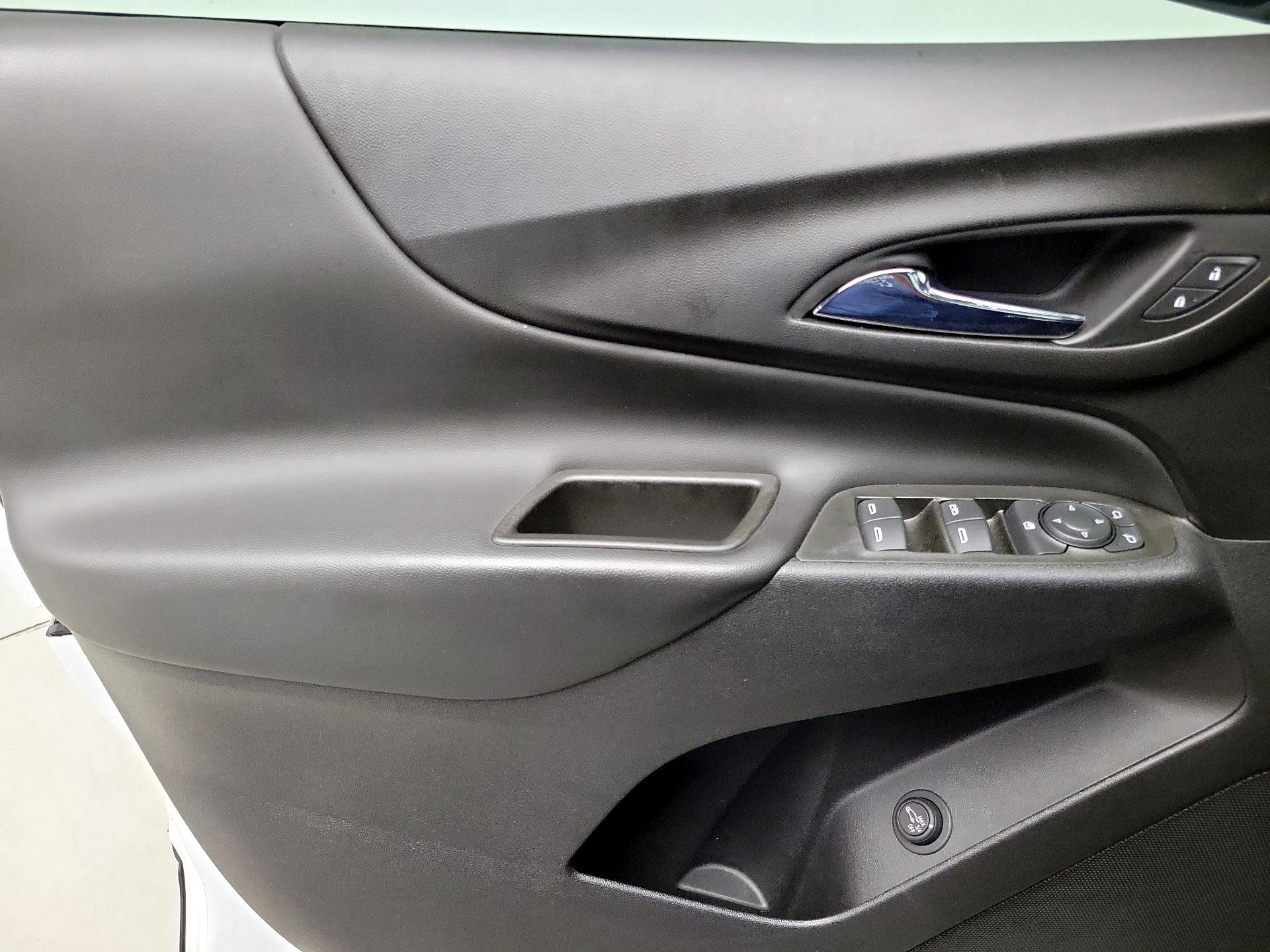 Thumbnail: 2020 Chevrolet Equinox - 12
