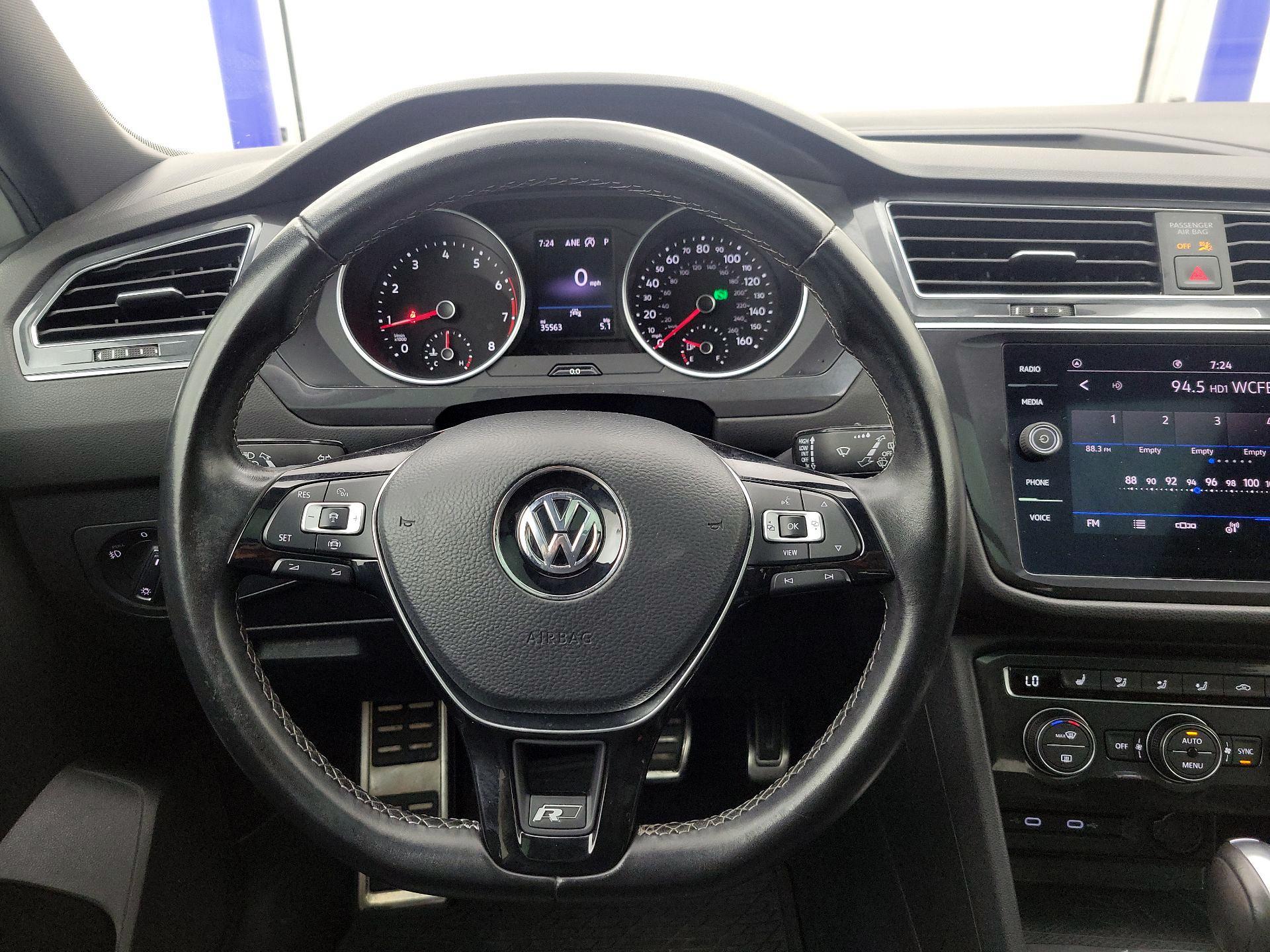 Thumbnail: 2021 Volkswagen Tiguan - 10