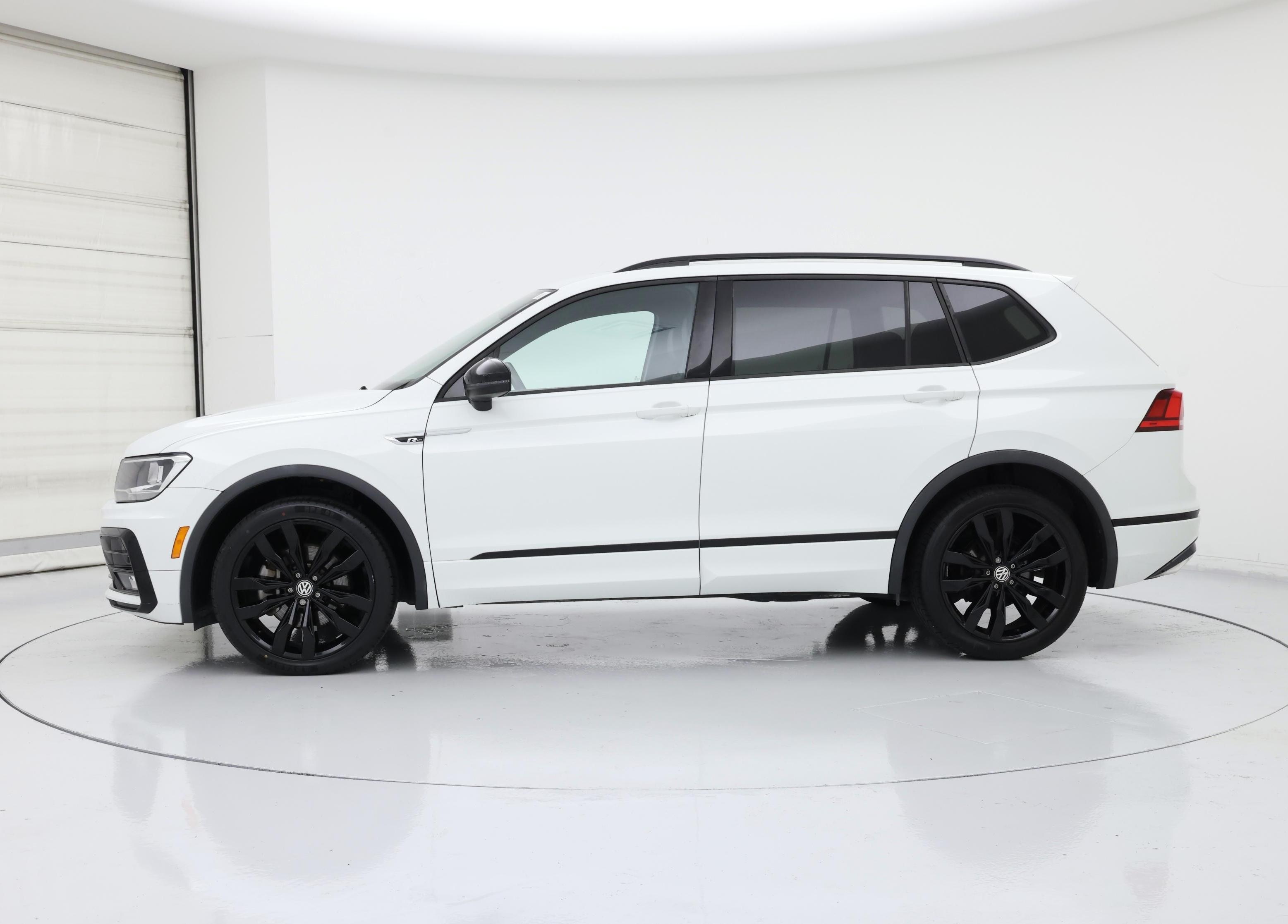 Thumbnail: 2021 Volkswagen Tiguan - 3