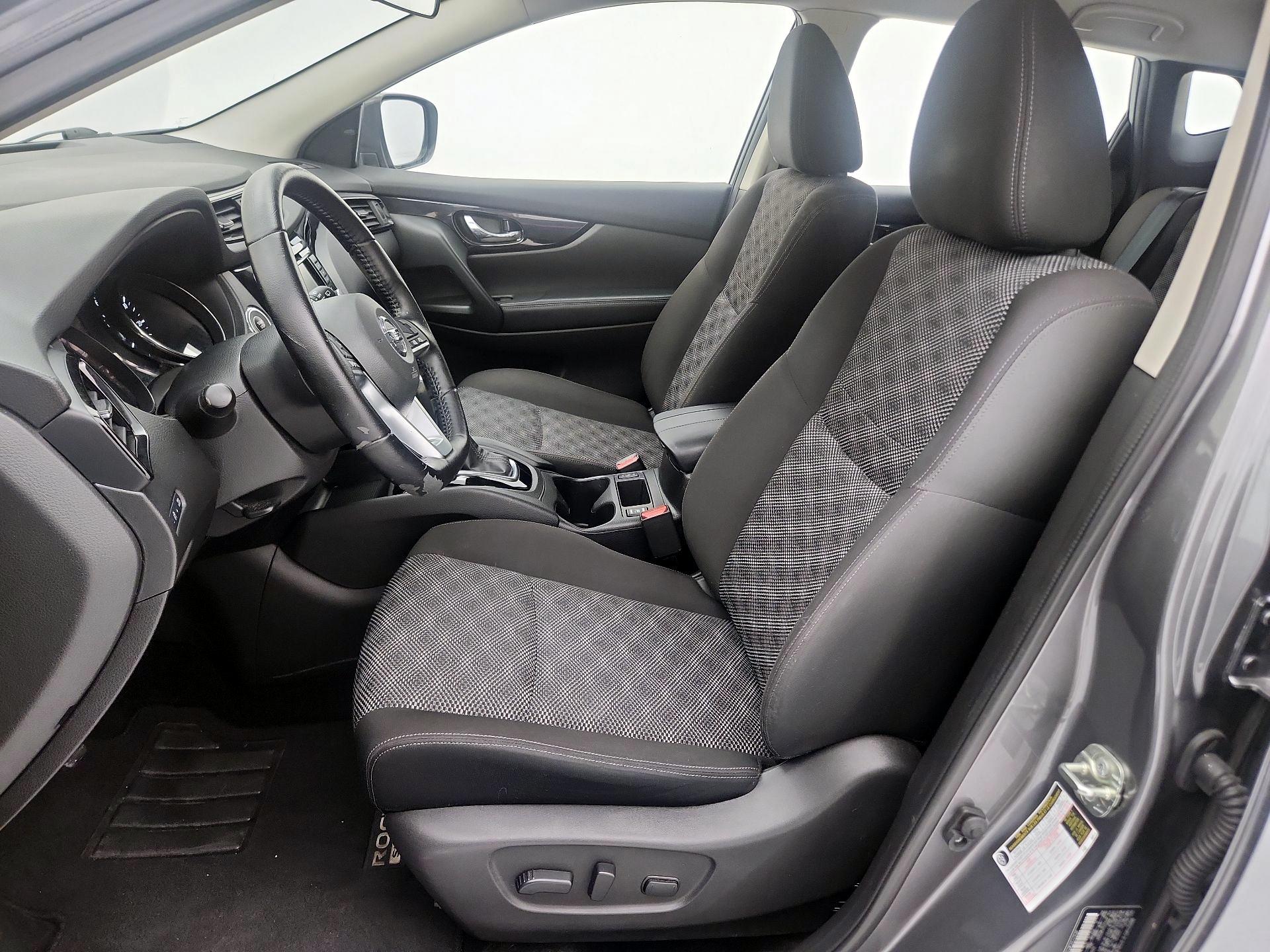 Thumbnail: 2020 Nissan Rogue Sport - 11