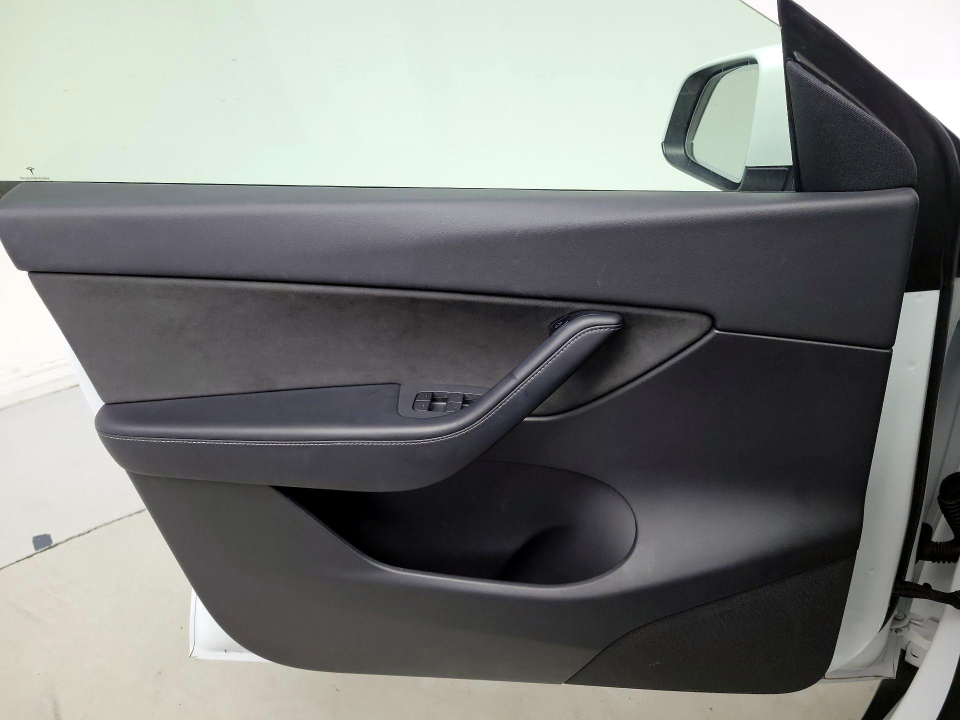 Thumbnail: 2021 Tesla Model Y - 12