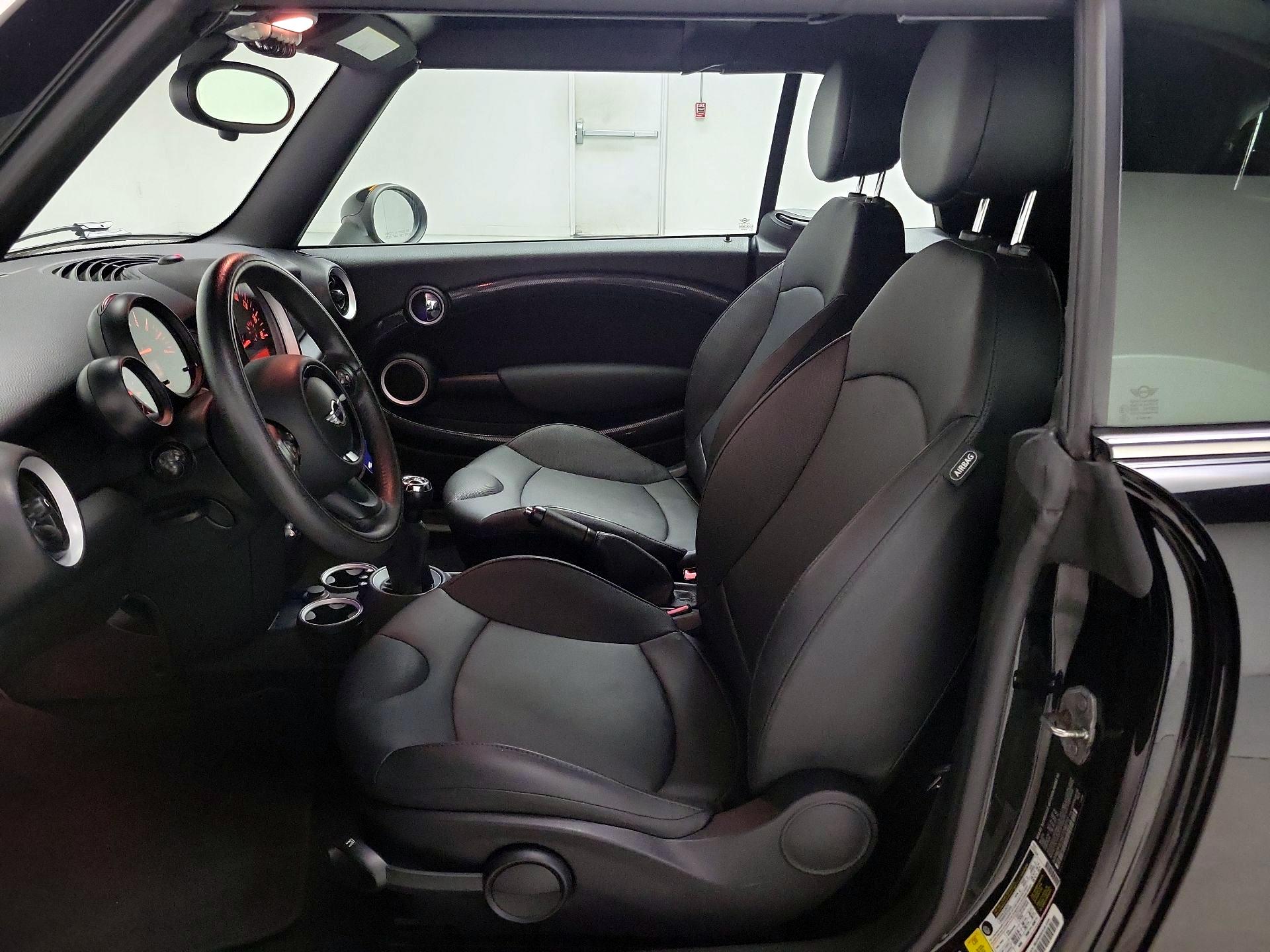 Thumbnail: 2015 MINI Cooper - 11