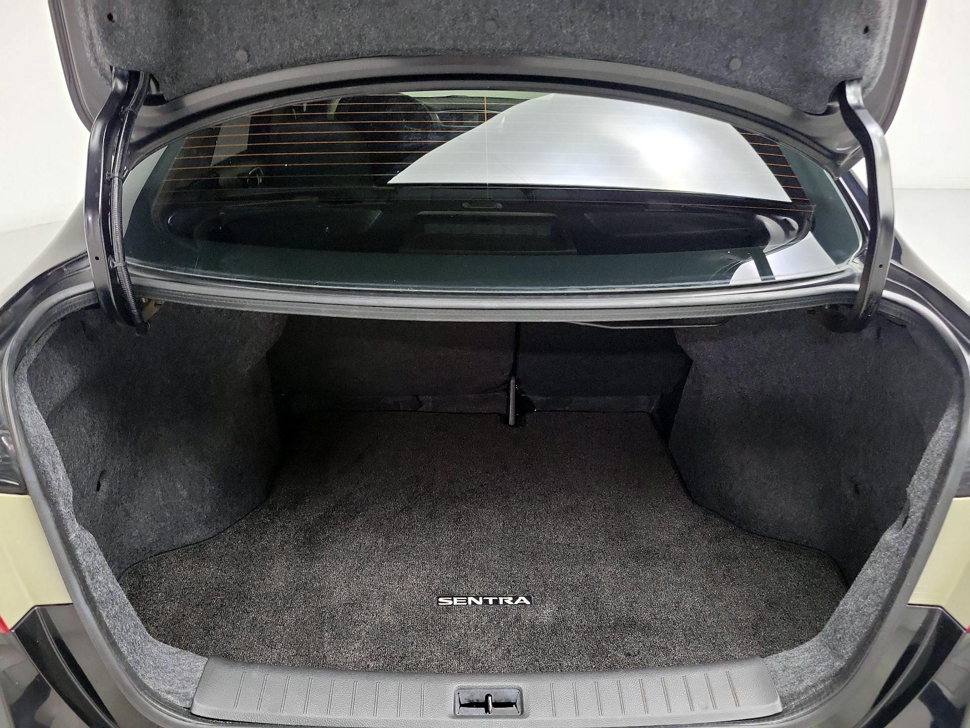 Thumbnail: 2019 Nissan Sentra - 20