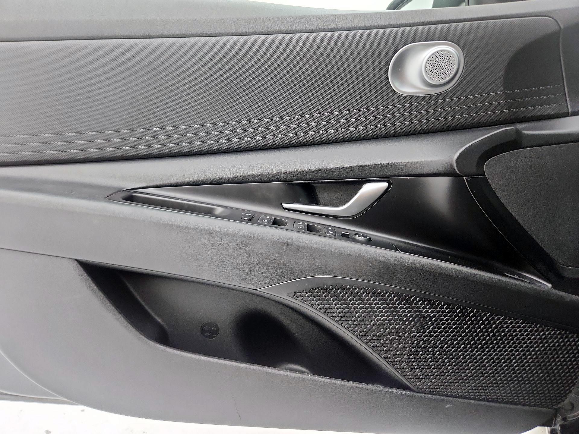 Thumbnail: 2021 Hyundai Elantra - 12