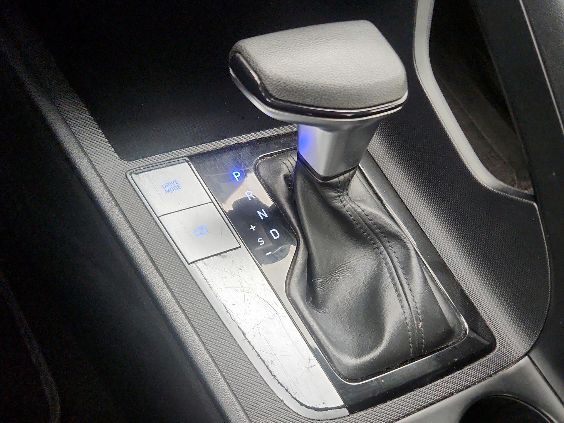 Thumbnail: 2021 Hyundai Elantra - 17