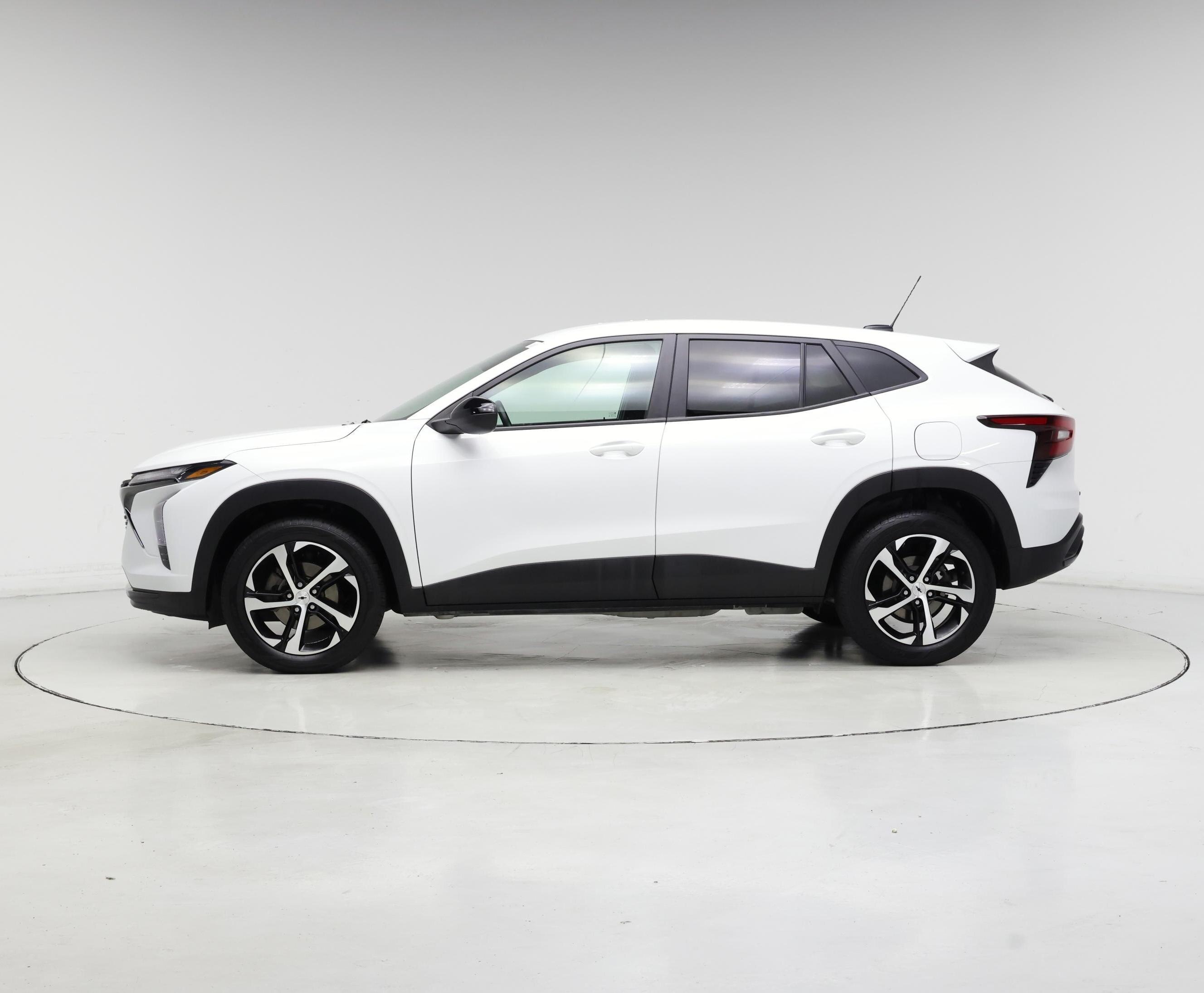 Thumbnail: 2024 Chevrolet Trax - 3