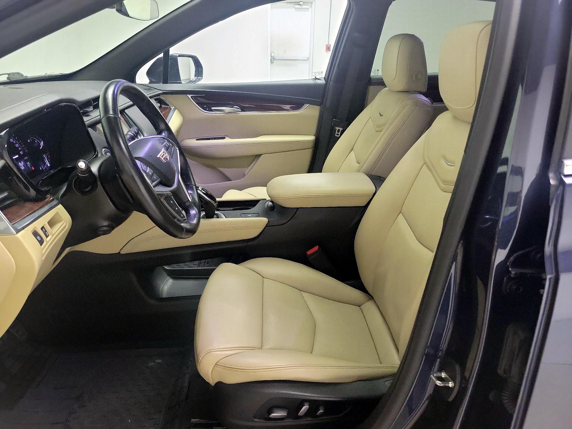 Thumbnail: 2019 Cadillac XT5 - 11