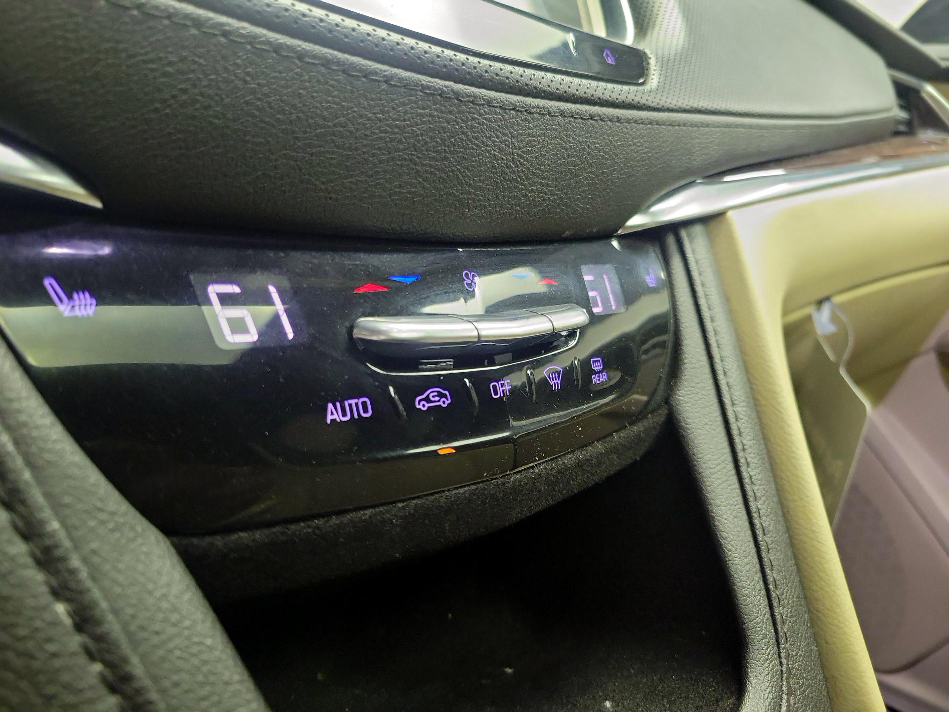 Thumbnail: 2019 Cadillac XT5 - 16
