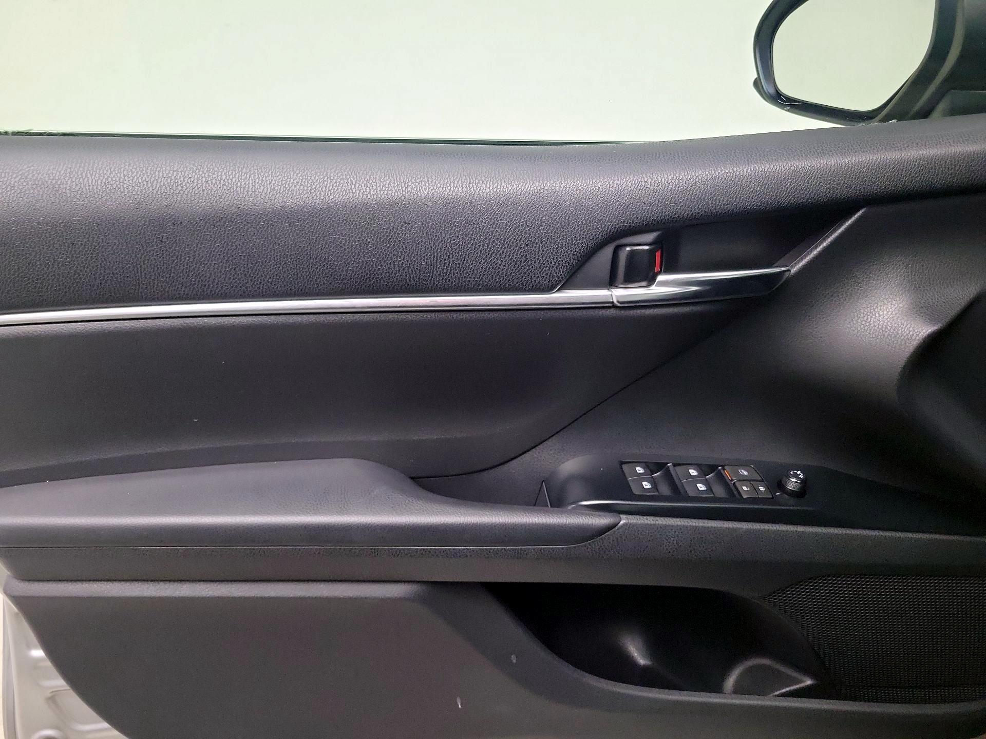 Thumbnail: 2019 Toyota Camry - 12