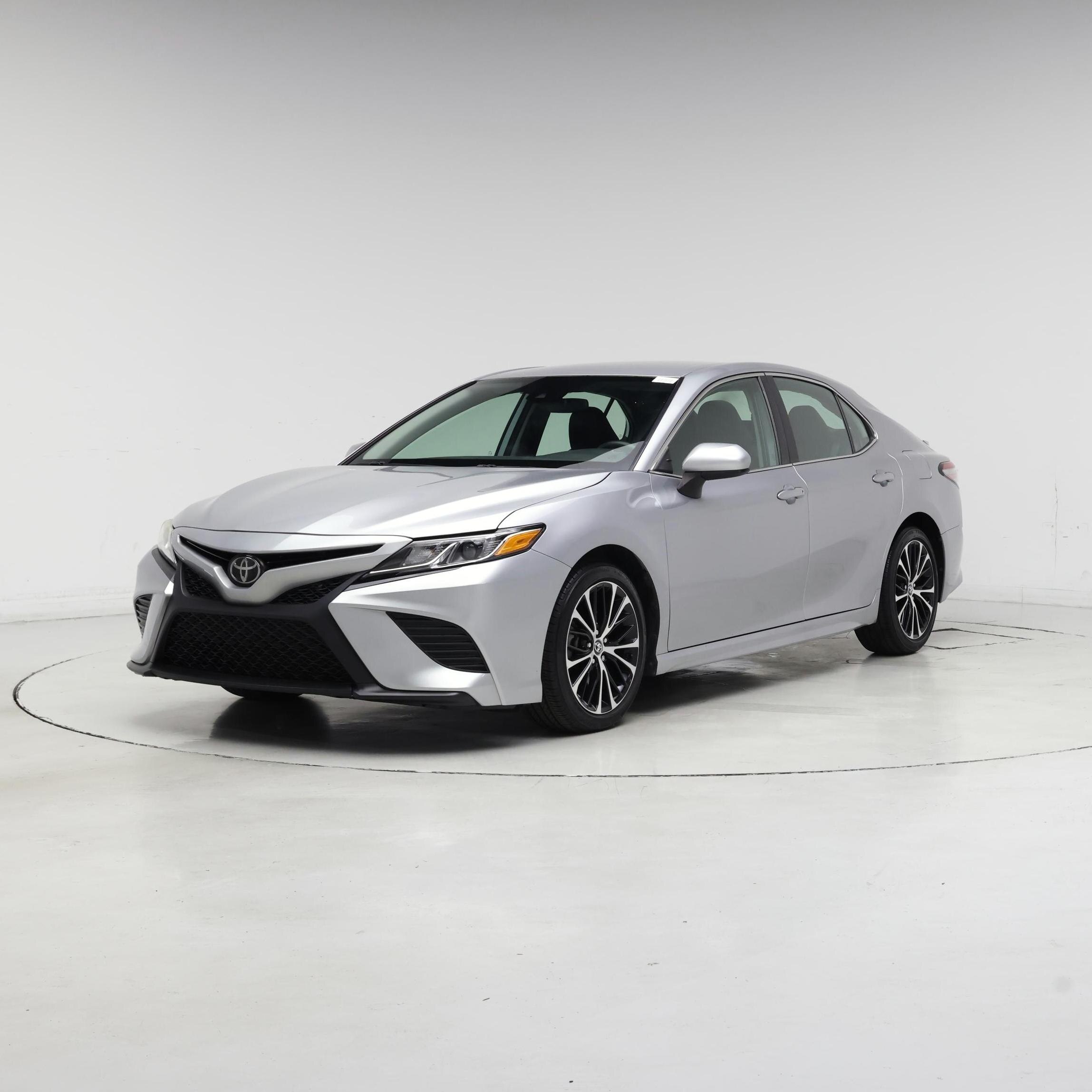 Thumbnail: 2019 Toyota Camry - 4