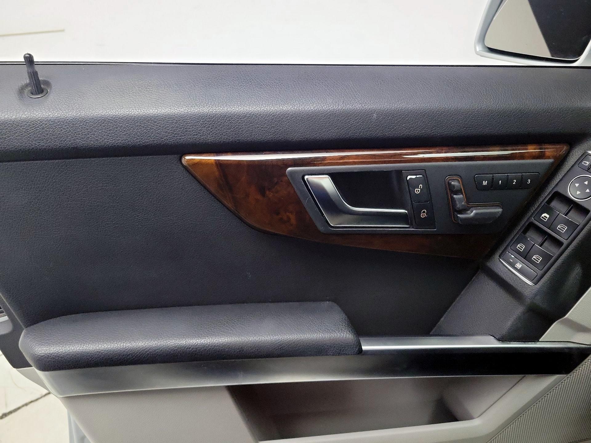 Thumbnail: 2015 Mercedes-Benz GLK - 12