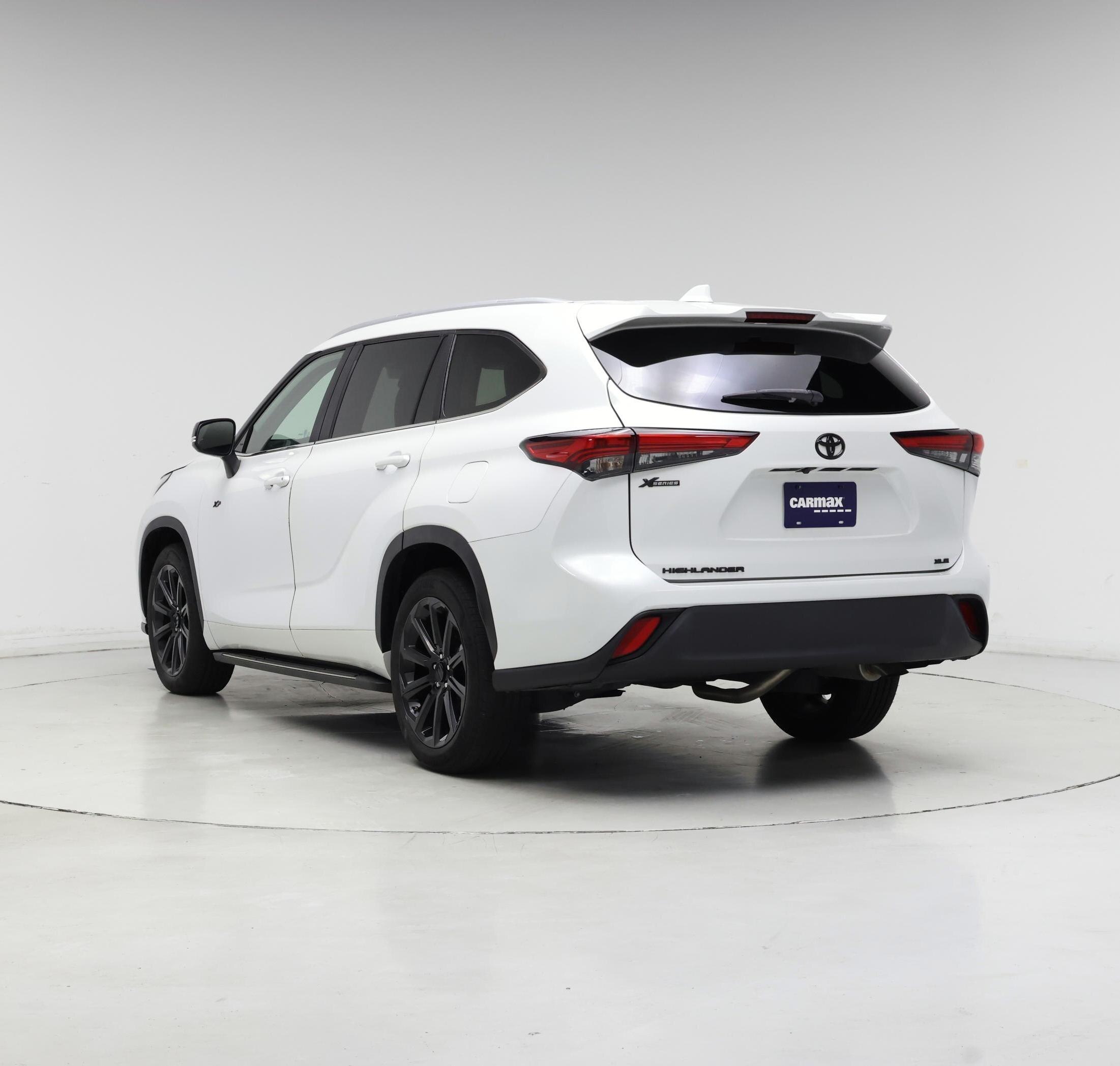 Thumbnail: 2023 Toyota Highlander - 2