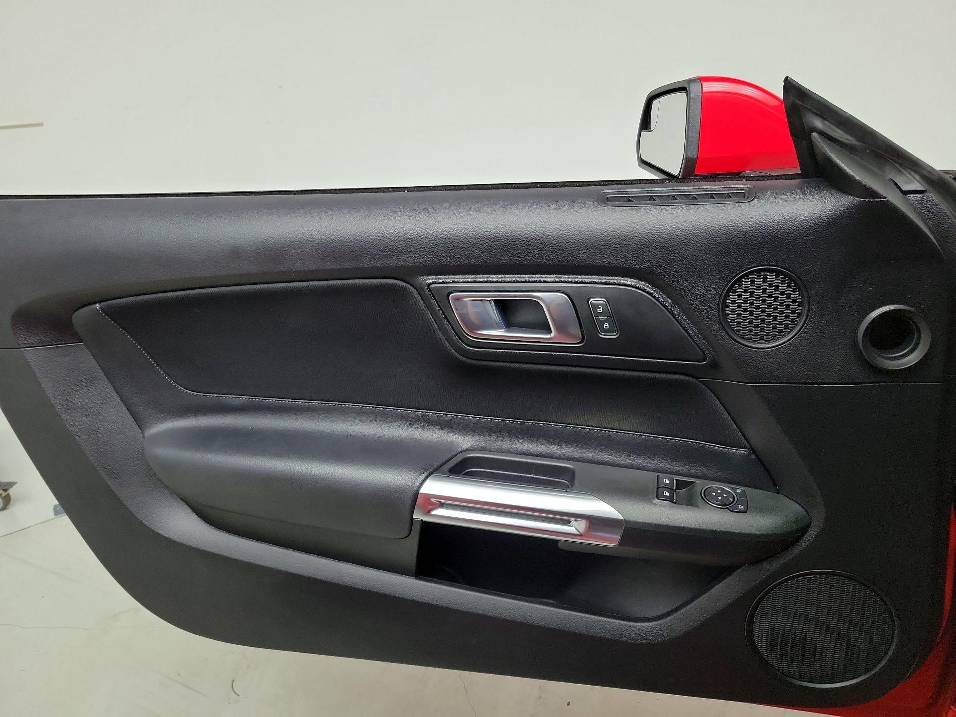 Thumbnail: 2019 Ford Mustang - 12