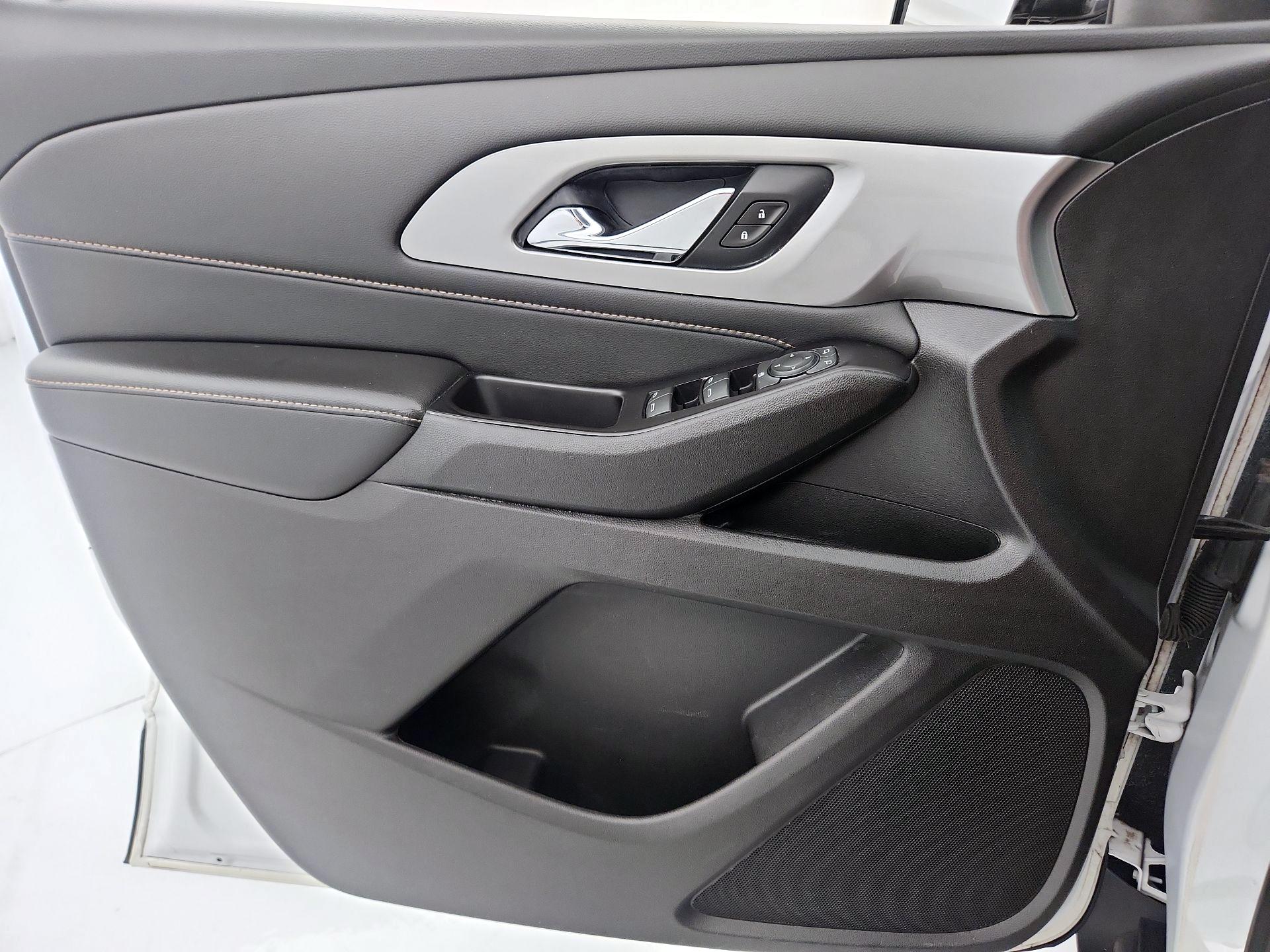 Thumbnail: 2020 Chevrolet Traverse - 12