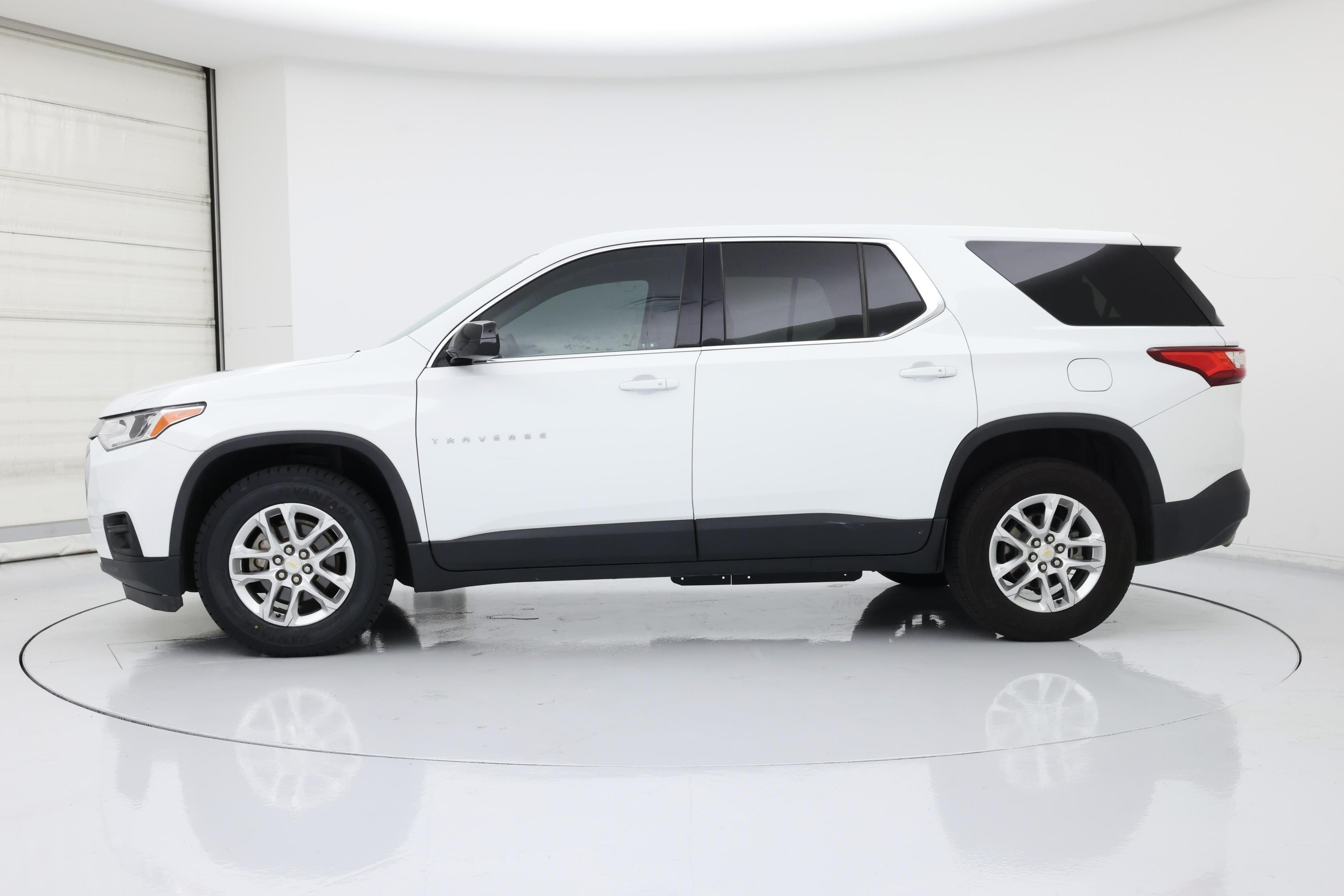 Thumbnail: 2020 Chevrolet Traverse - 3