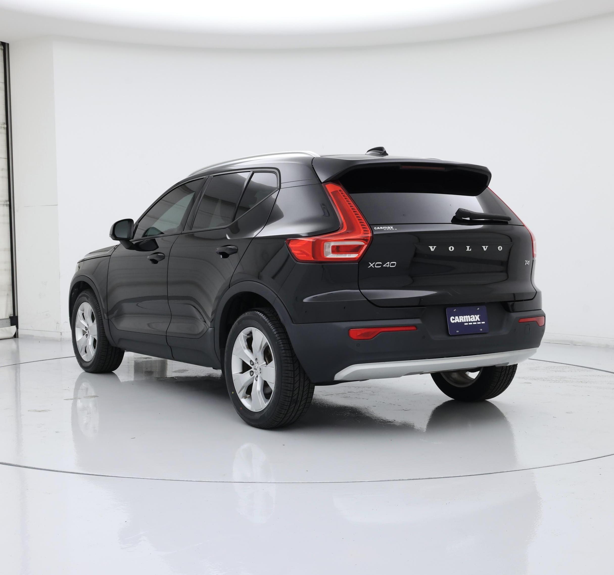 Thumbnail: 2022 Volvo XC40 - 2
