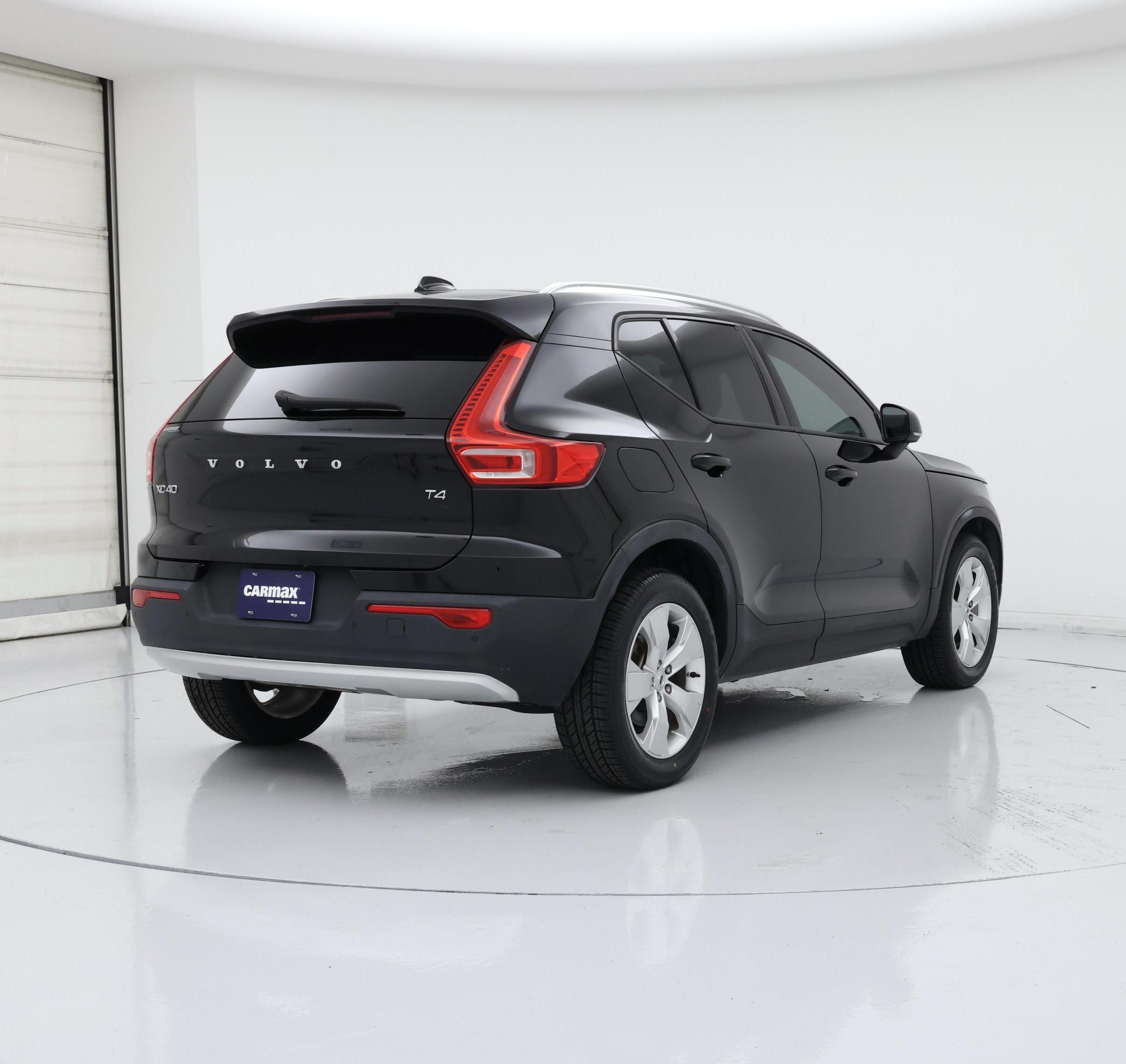 Thumbnail: 2022 Volvo XC40 - 8