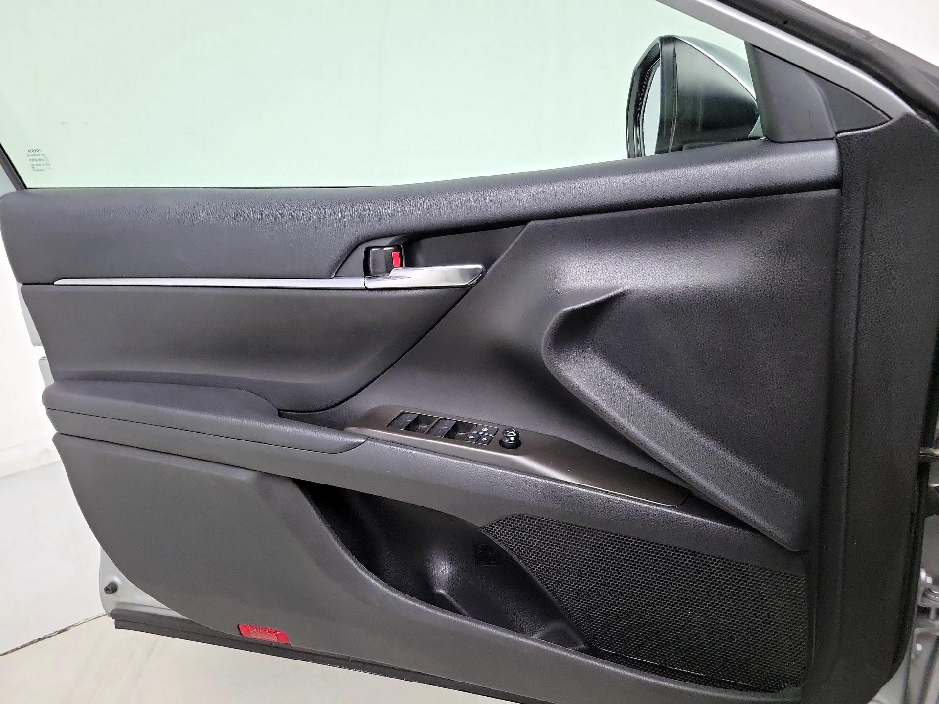 Thumbnail: 2023 Toyota Camry - 12