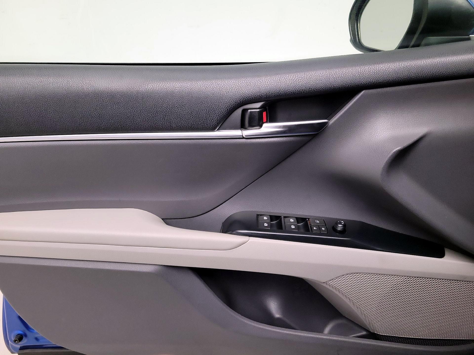 Thumbnail: 2018 Toyota Camry - 12