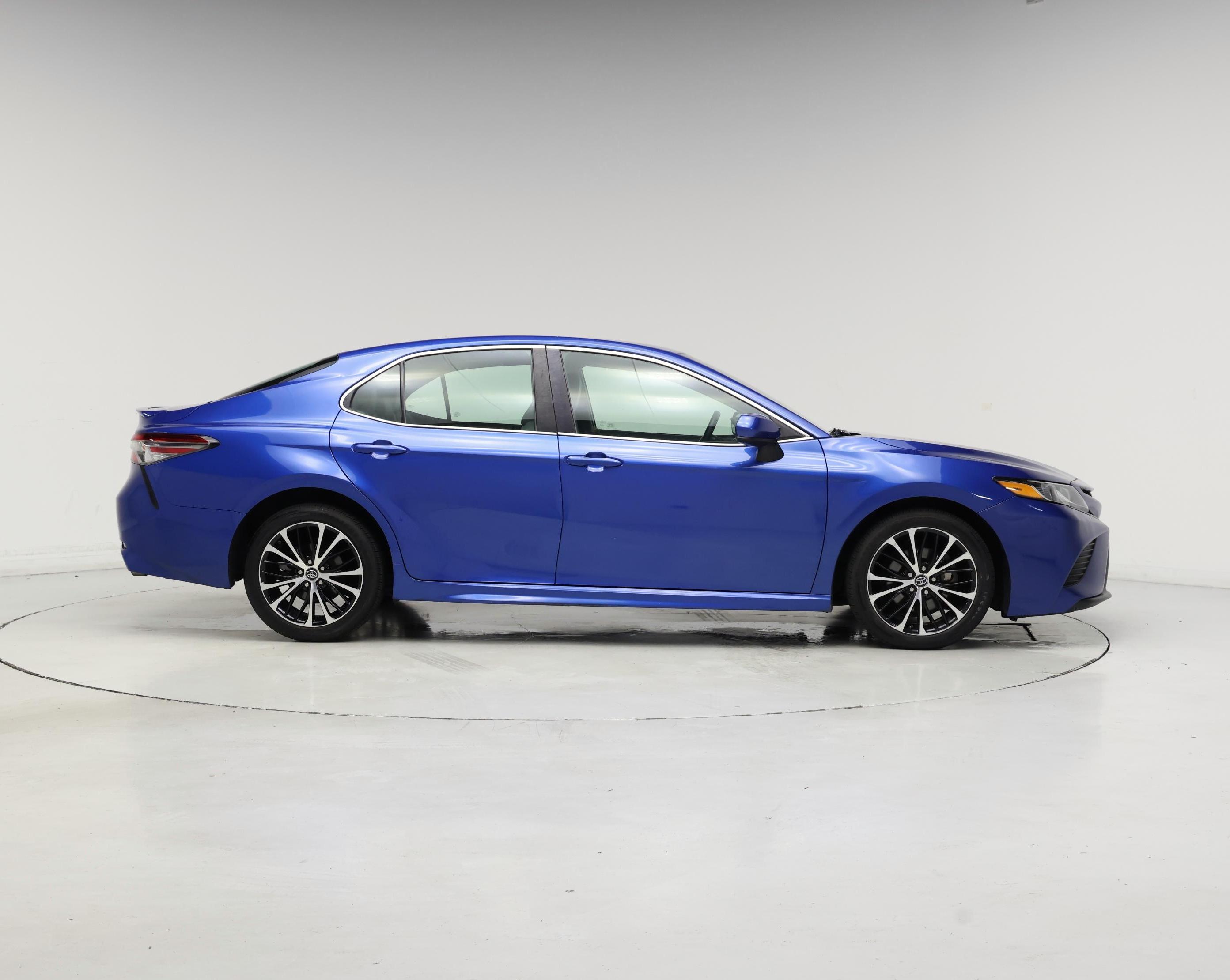Thumbnail: 2018 Toyota Camry - 7