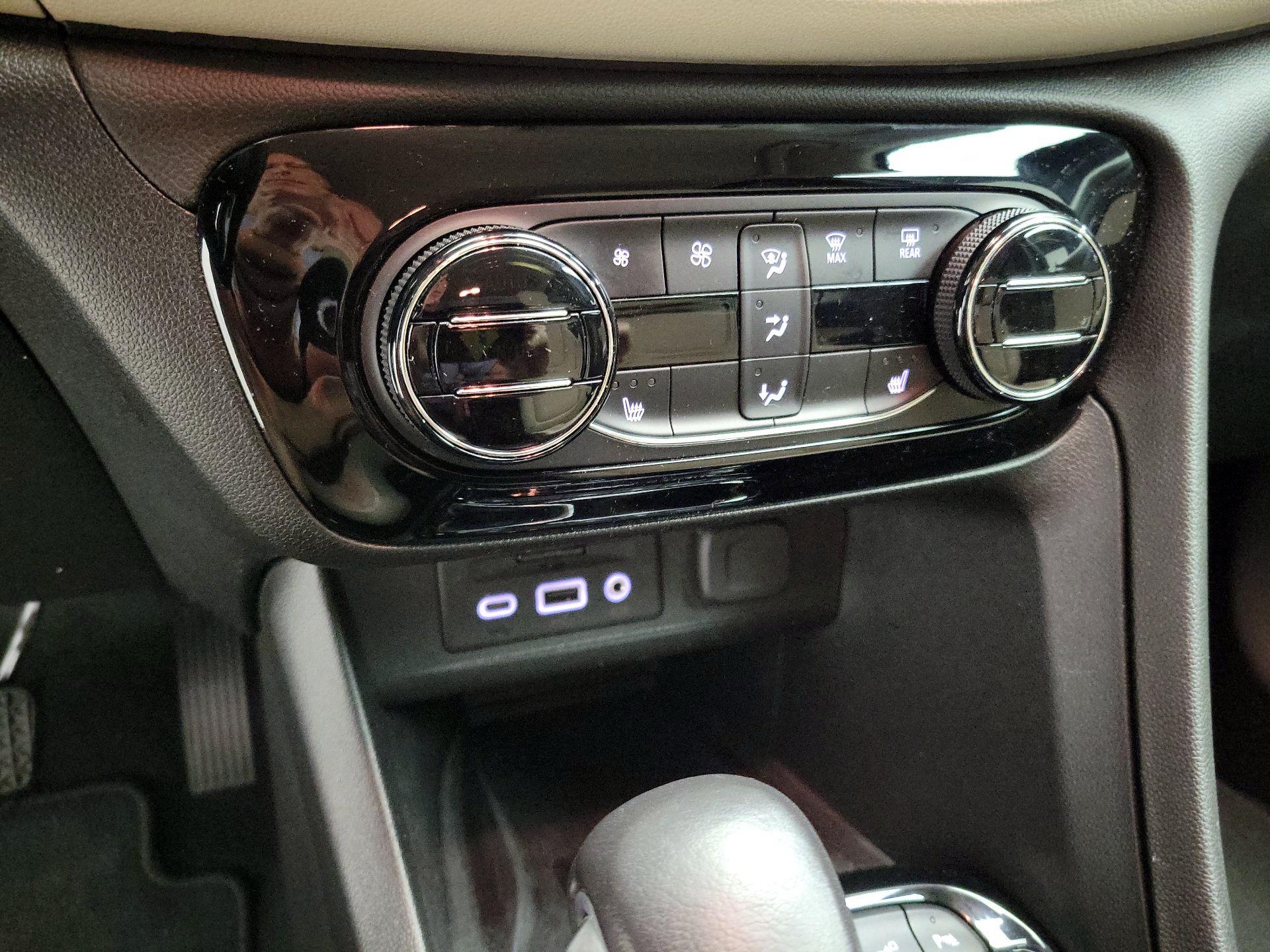Thumbnail: 2020 Buick Encore GX - 17