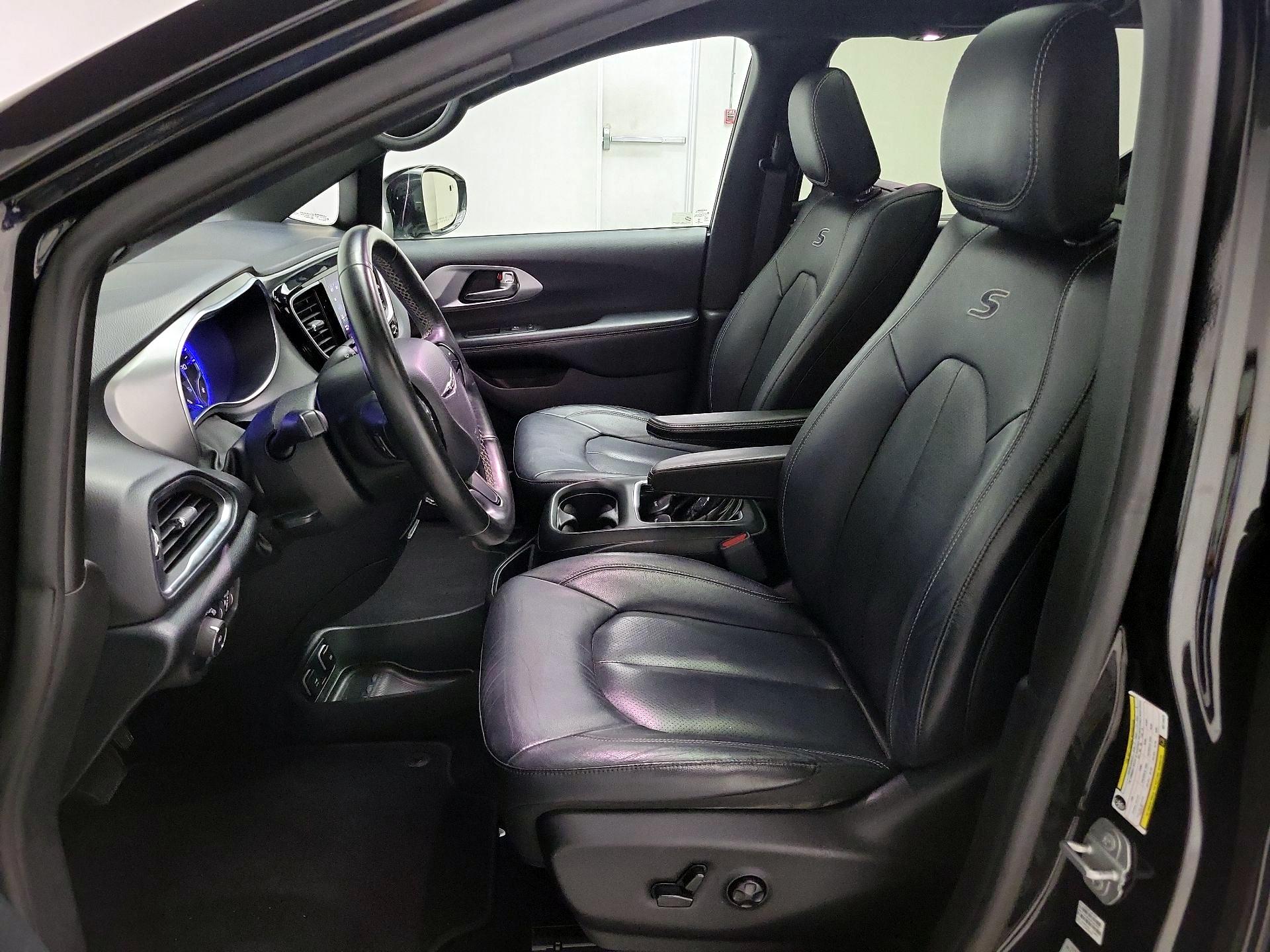 Thumbnail: 2019 Chrysler Pacifica - 11