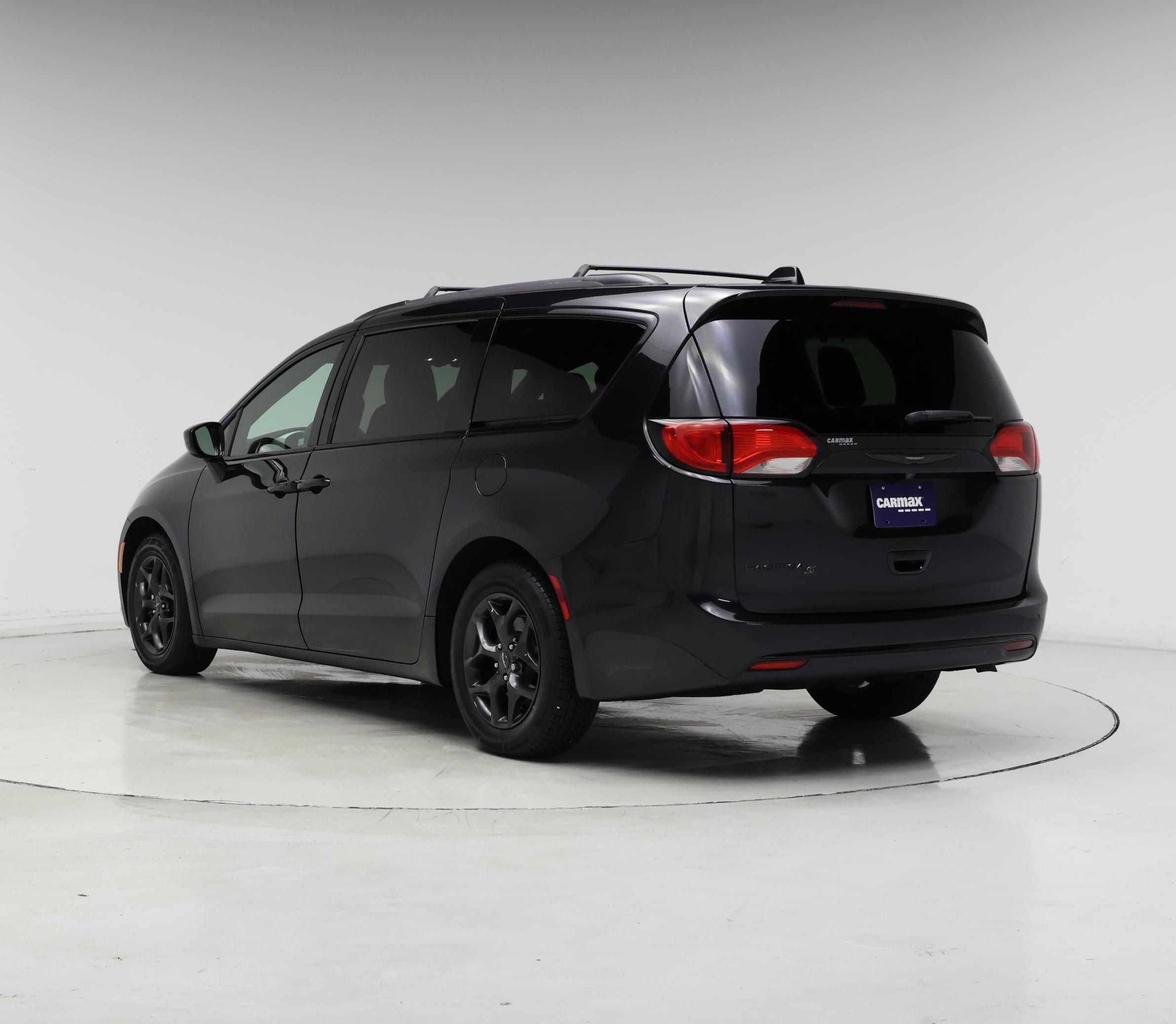 Thumbnail: 2019 Chrysler Pacifica - 2