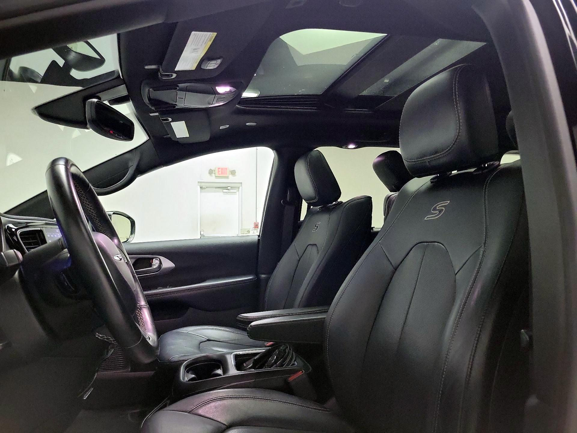 Thumbnail: 2019 Chrysler Pacifica - 19