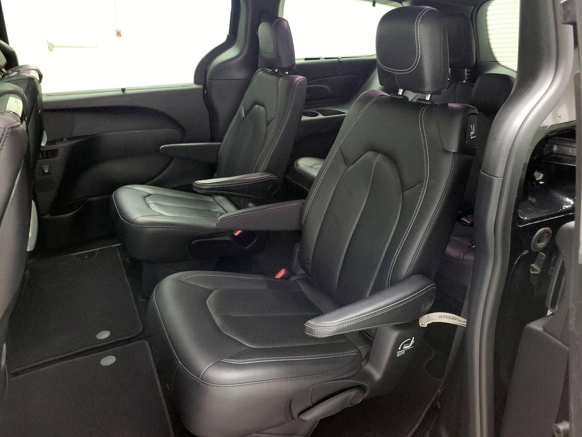 Thumbnail: 2019 Chrysler Pacifica - 20