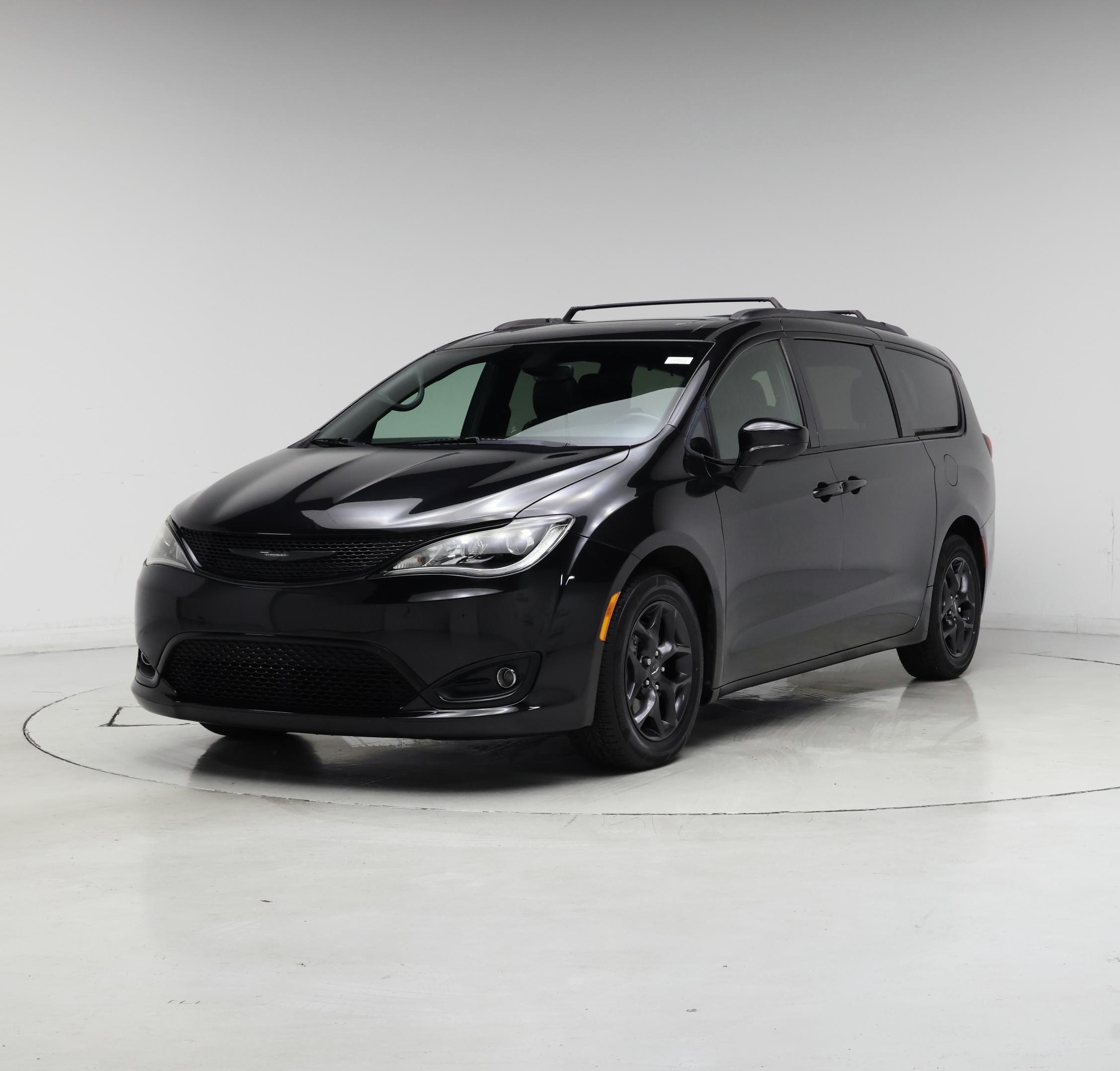 Thumbnail: 2019 Chrysler Pacifica - 4