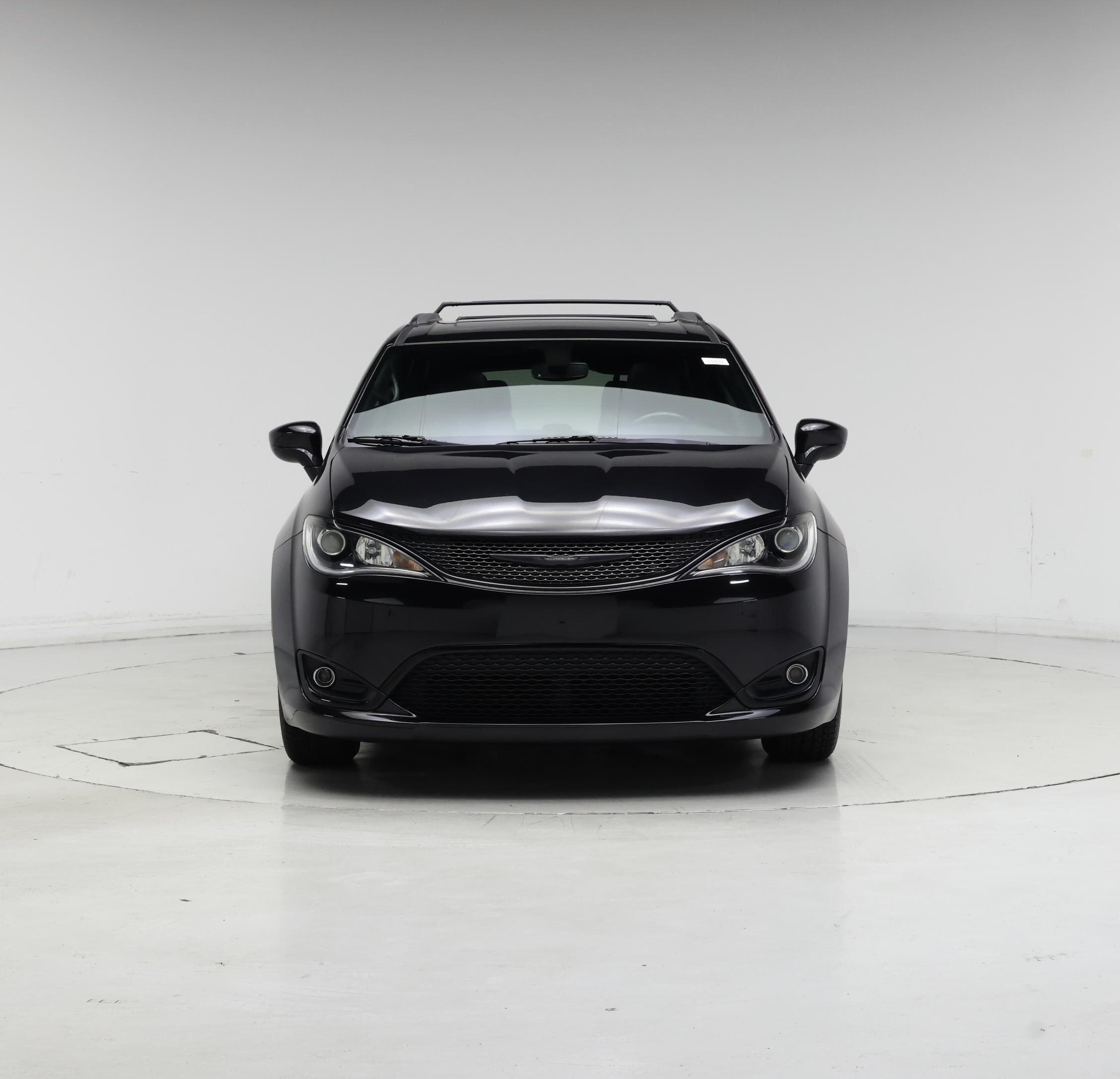 Thumbnail: 2019 Chrysler Pacifica - 5